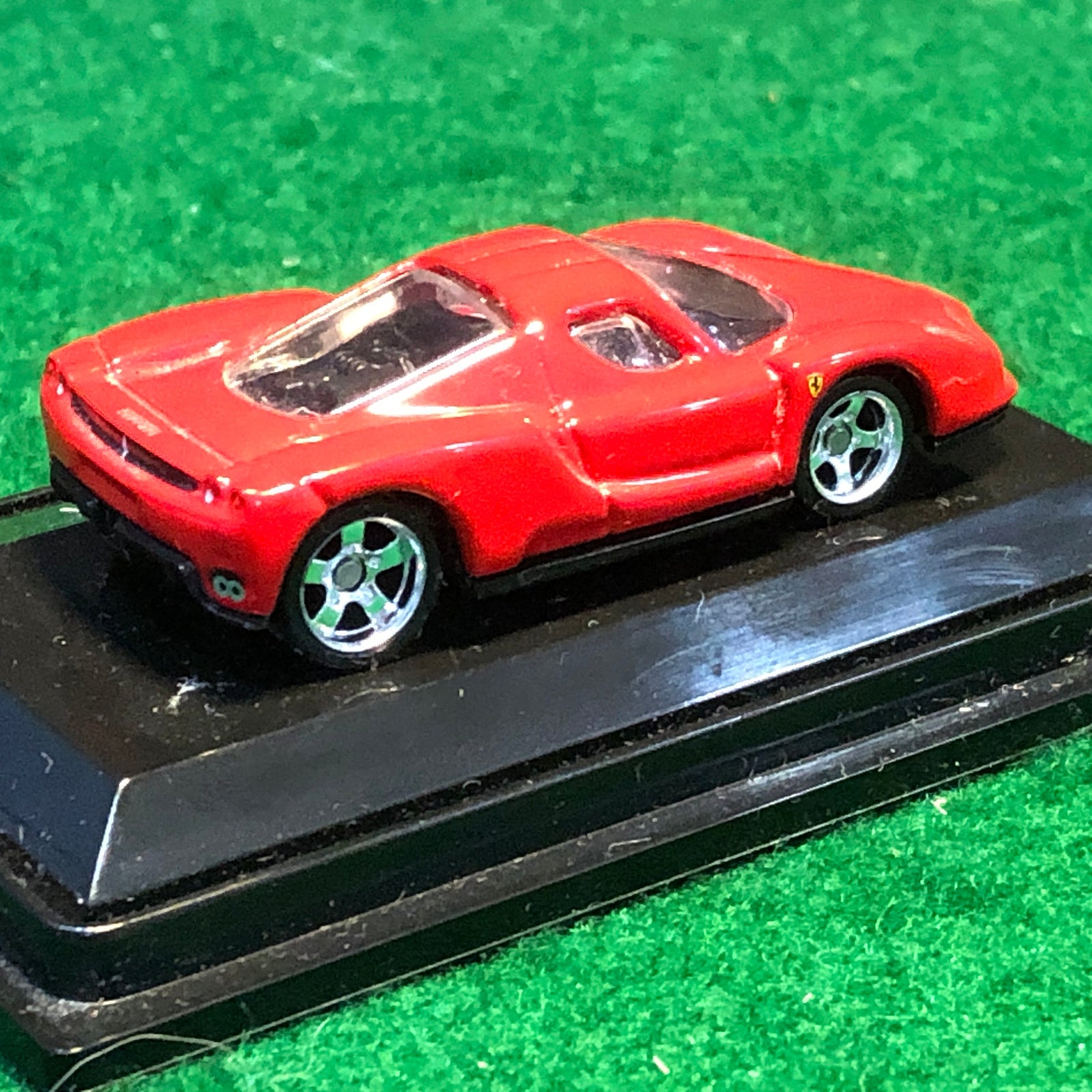 Ferrari Enzo Red by HotWheels 1:87 HO (5SP)(L7174)(No box)