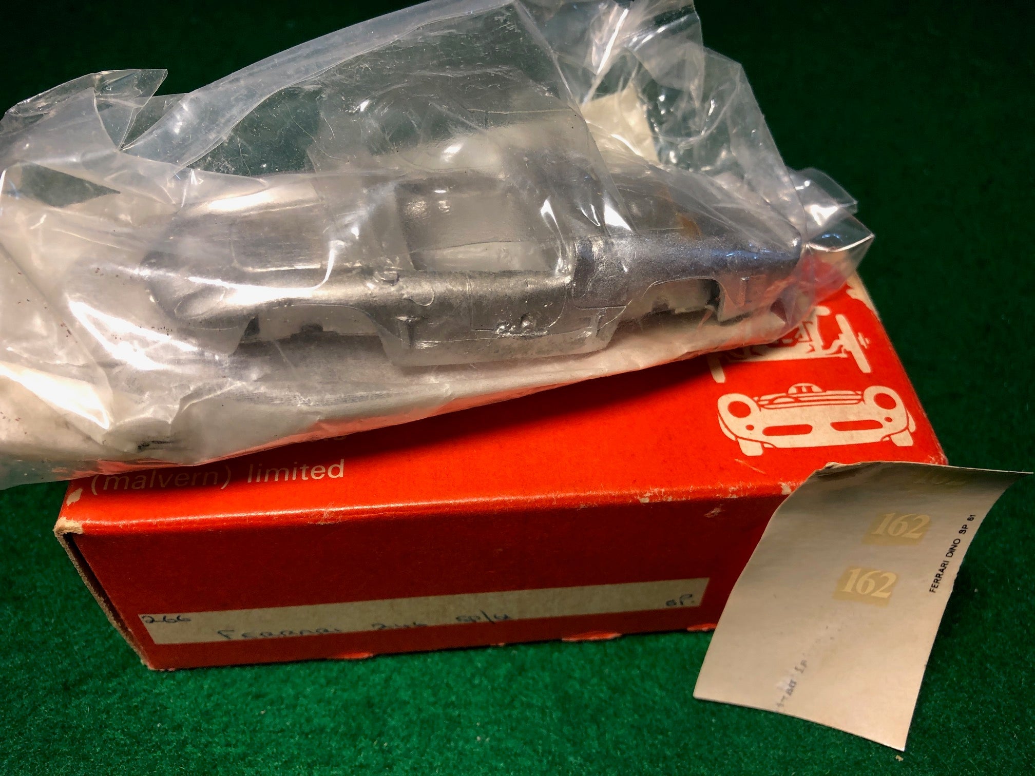 Ferrari 246 SP 1961 by John Day 1:43 (266)