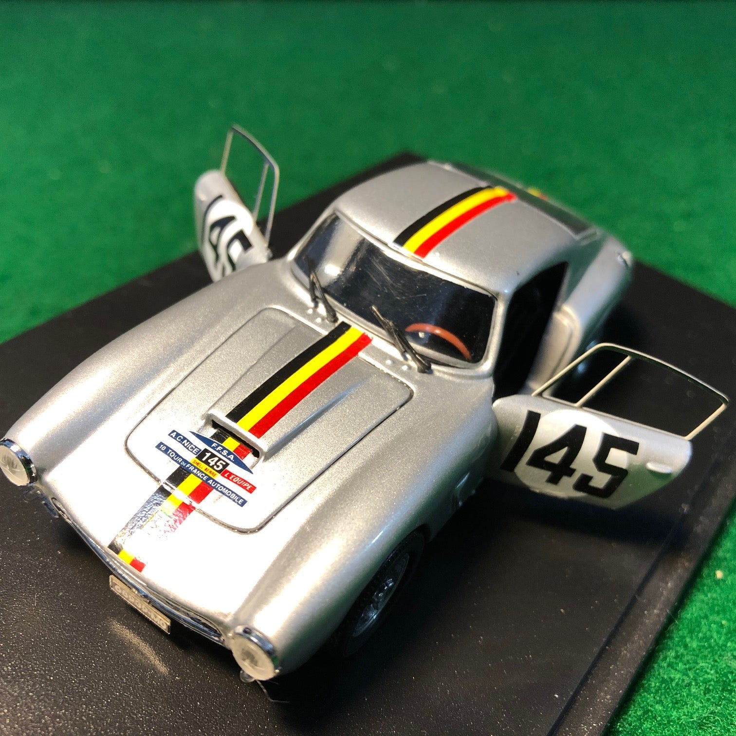 Ferrari 250 GT SWB Berlinetta N 145 by Jouef 1:43 (1035)