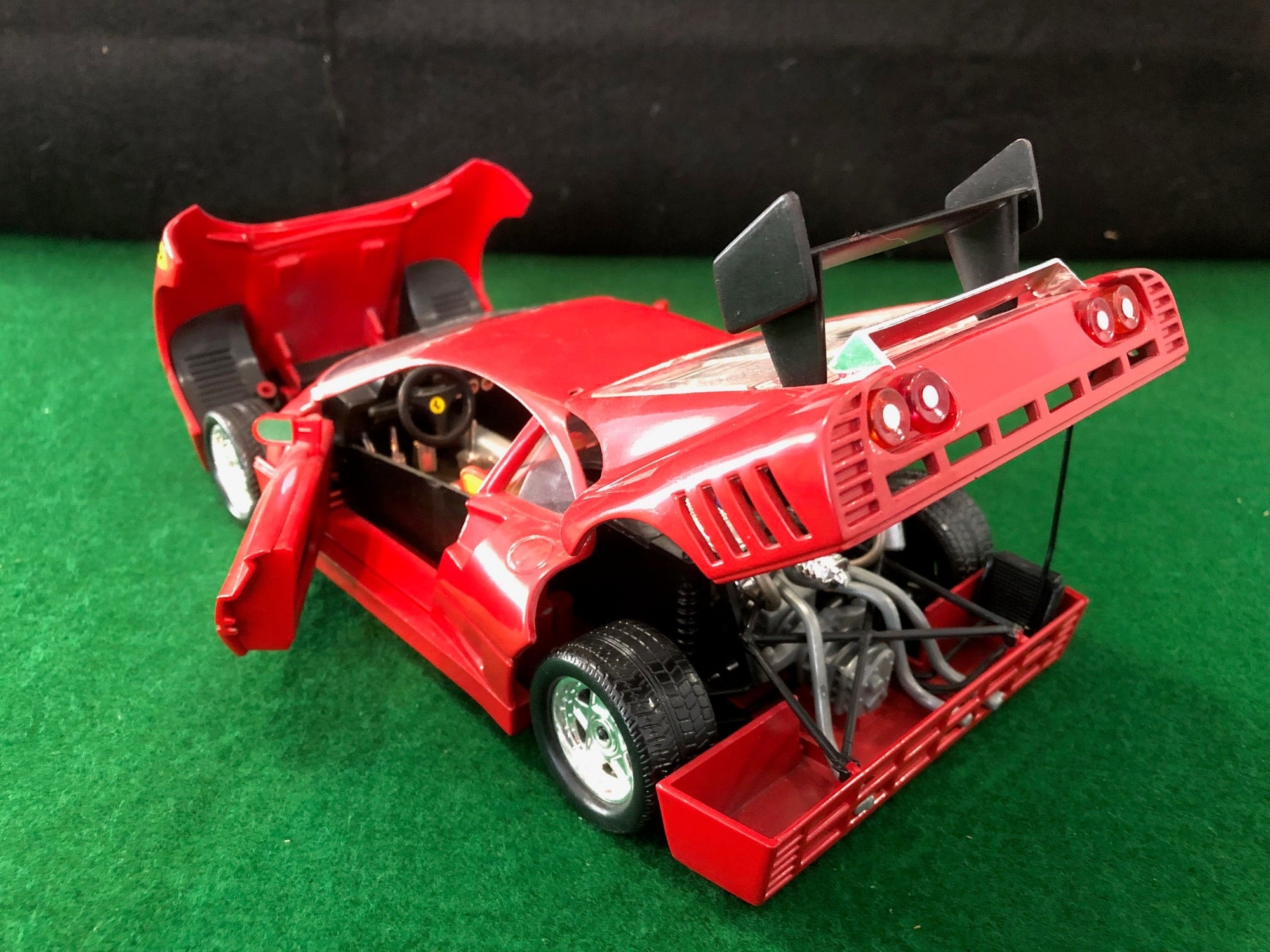 Ferrari GTO Evoluzione by Jouef 1:18 (3001)(No box)