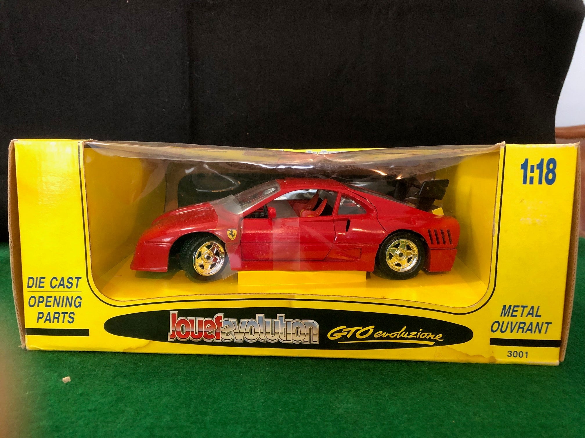 Ferrari GTO Evoluzione by Jouef 1:18 (3001)