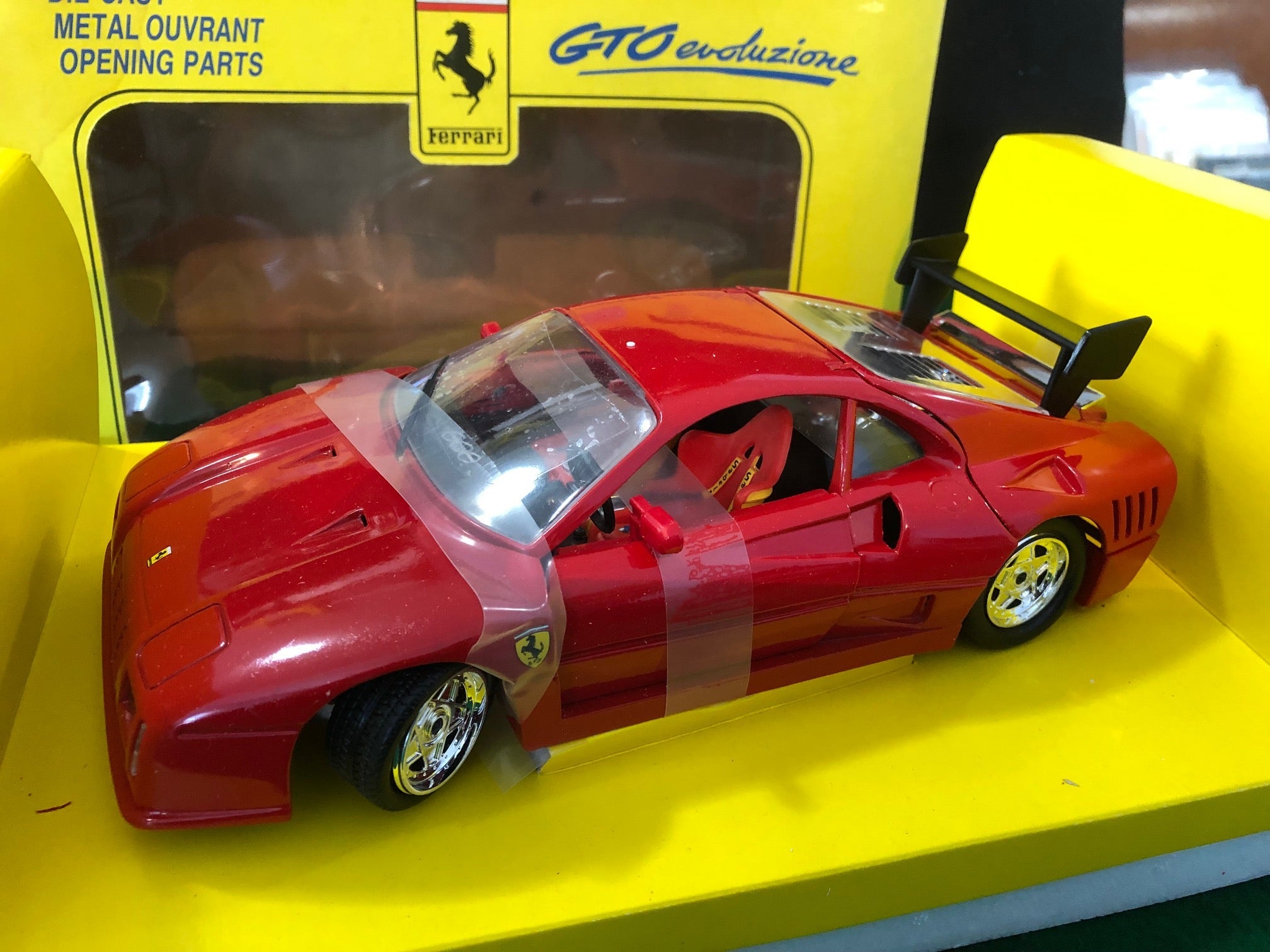Ferrari GTO Evoluzione by Jouef 1:18 (3001)