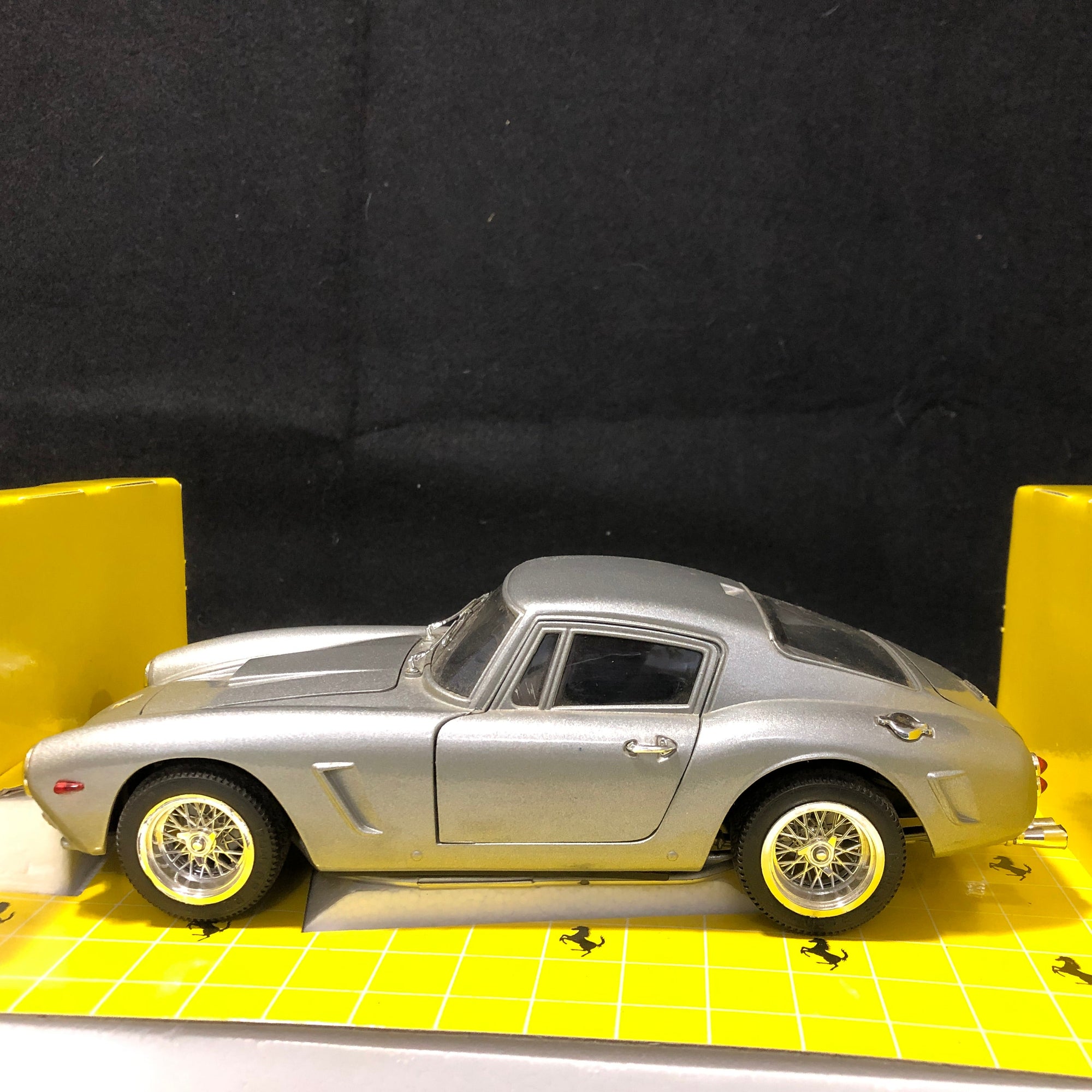 Ferrari 250 GT SWB Berlinetta 1961 Grigio by Jouef 1:18 (3012)