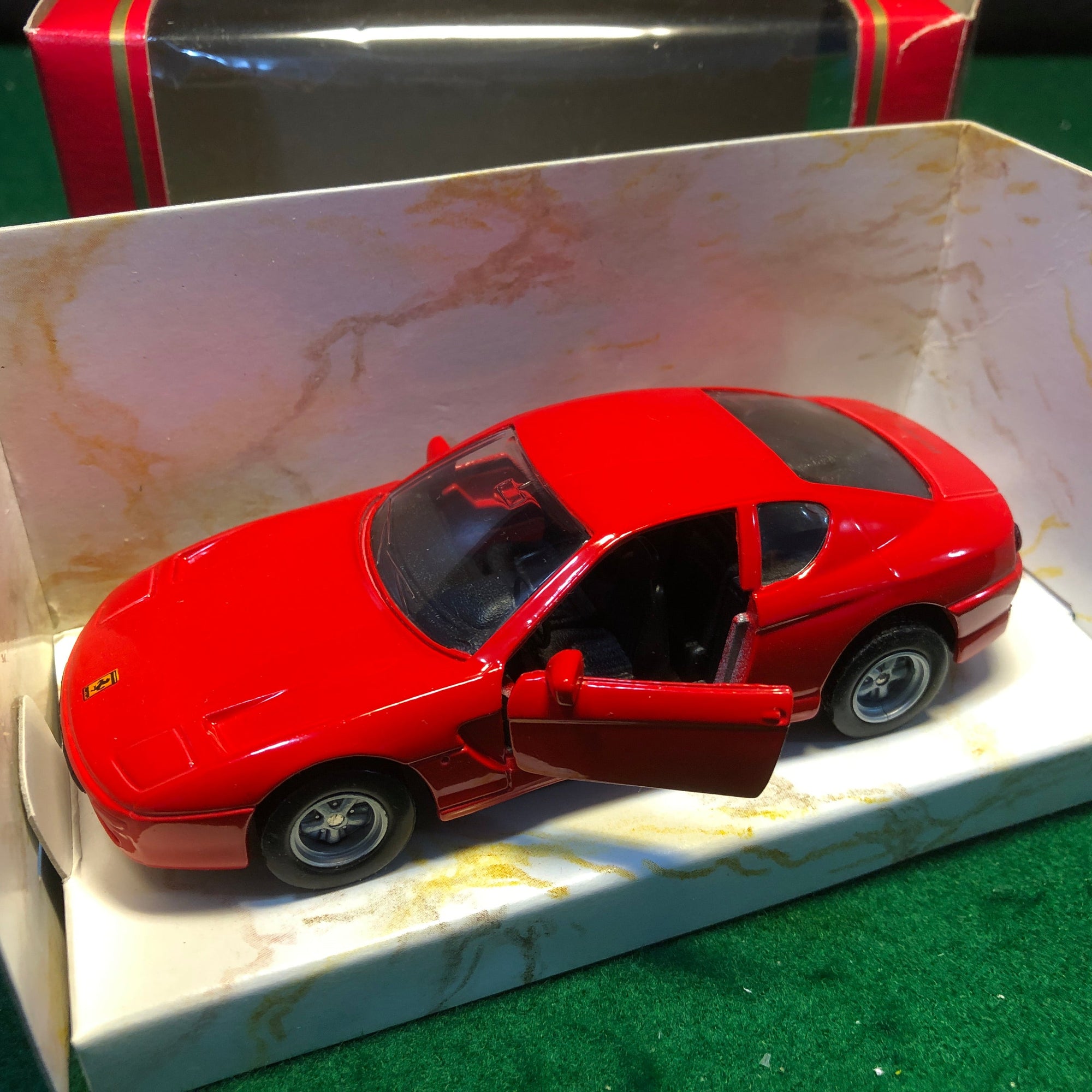 Ferrari 456 GT 2+2 Red by Maisto 1:39 (21008)
