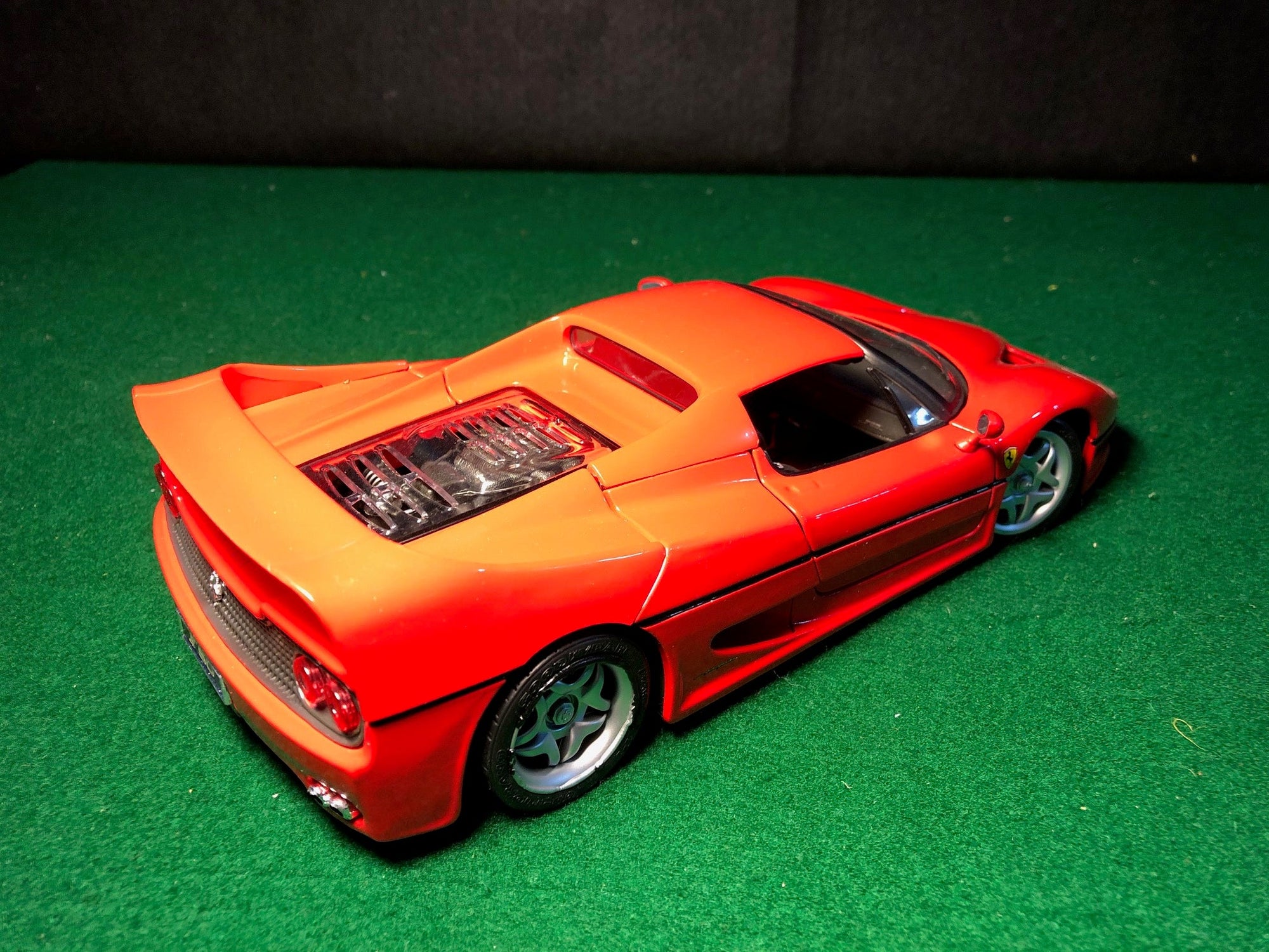 Ferrari F50 Red by Maisto 1:18 (31823)