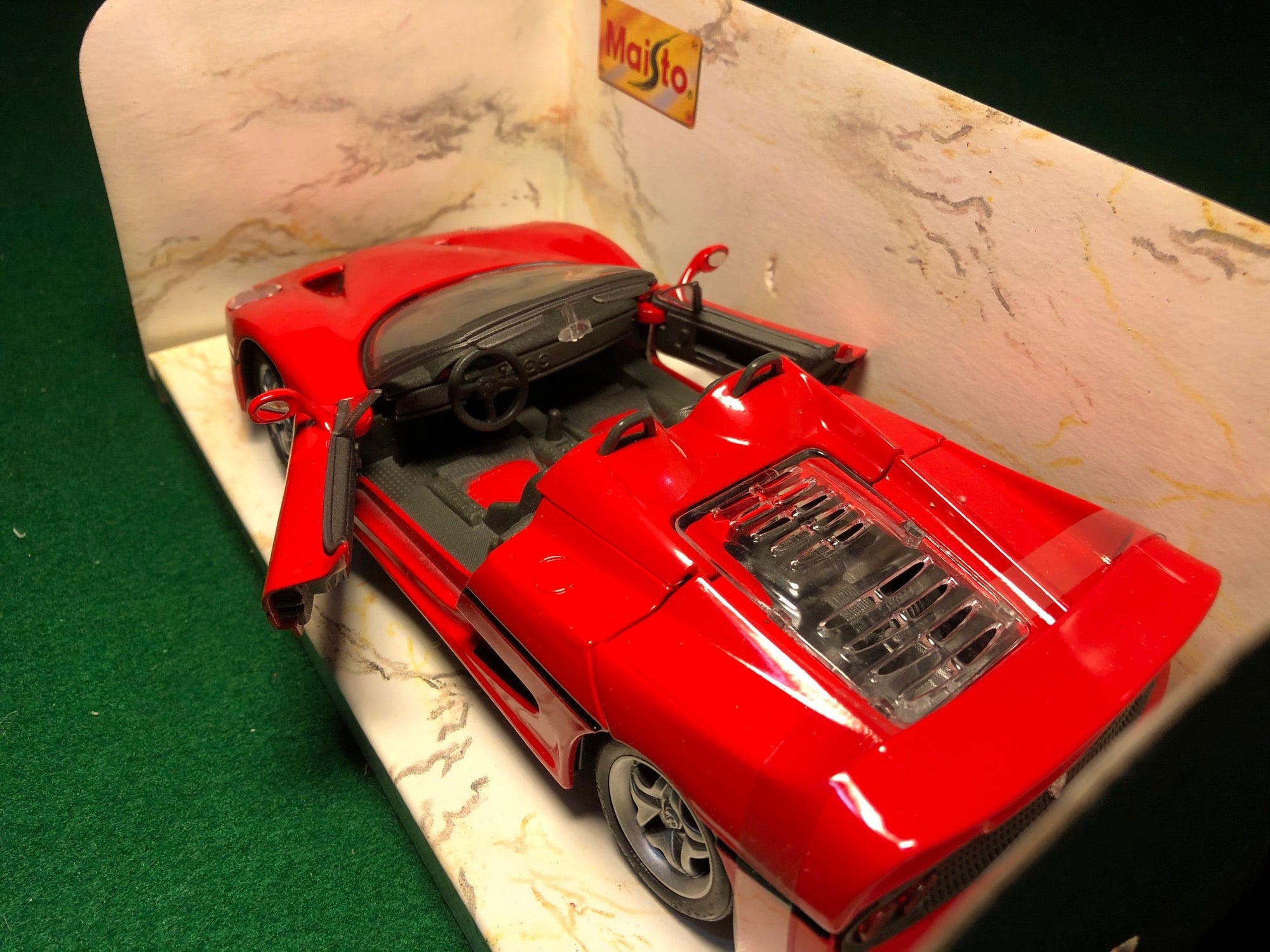 Ferrari F50 Spyder Red by Maisto 1:24 (31922)