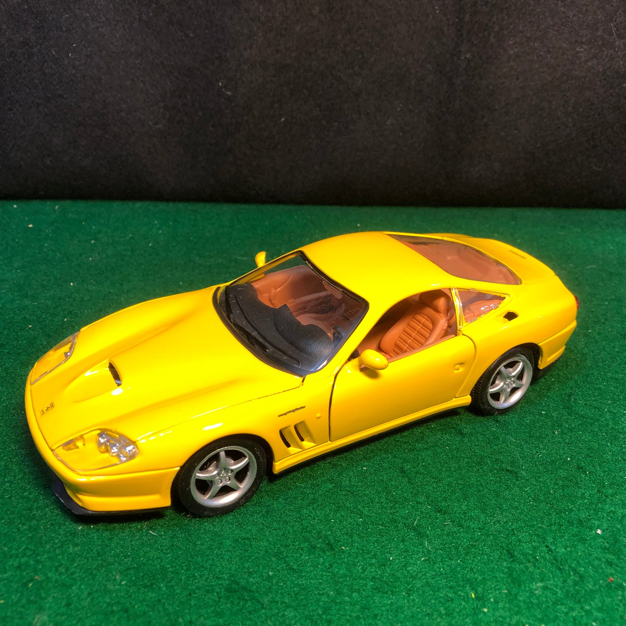 Ferrari 550 Maranello Yellow by Maisto 1:24 (31939)(No box)