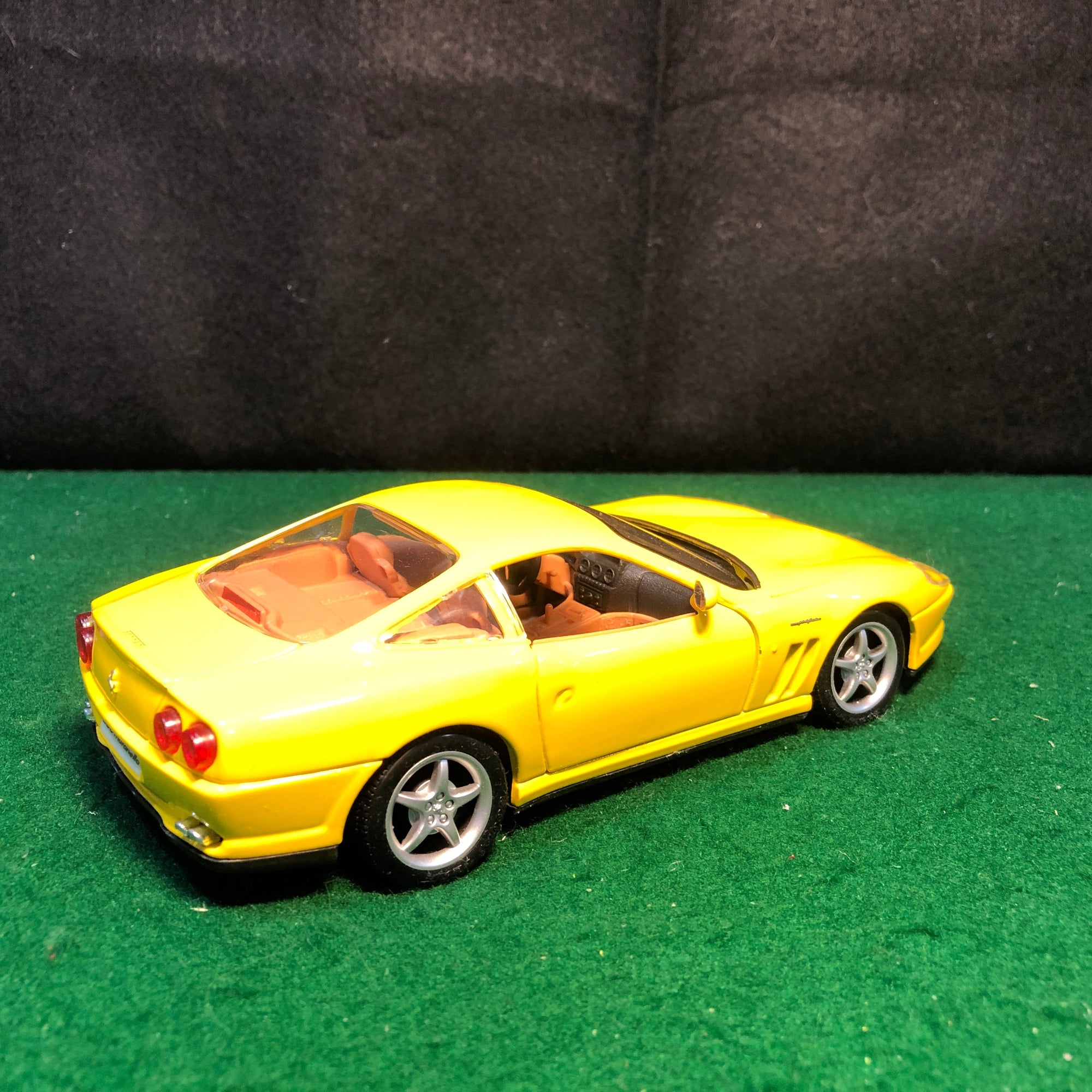 Ferrari 550 Maranello Yellow by Maisto 1:24 (31939)(No box)