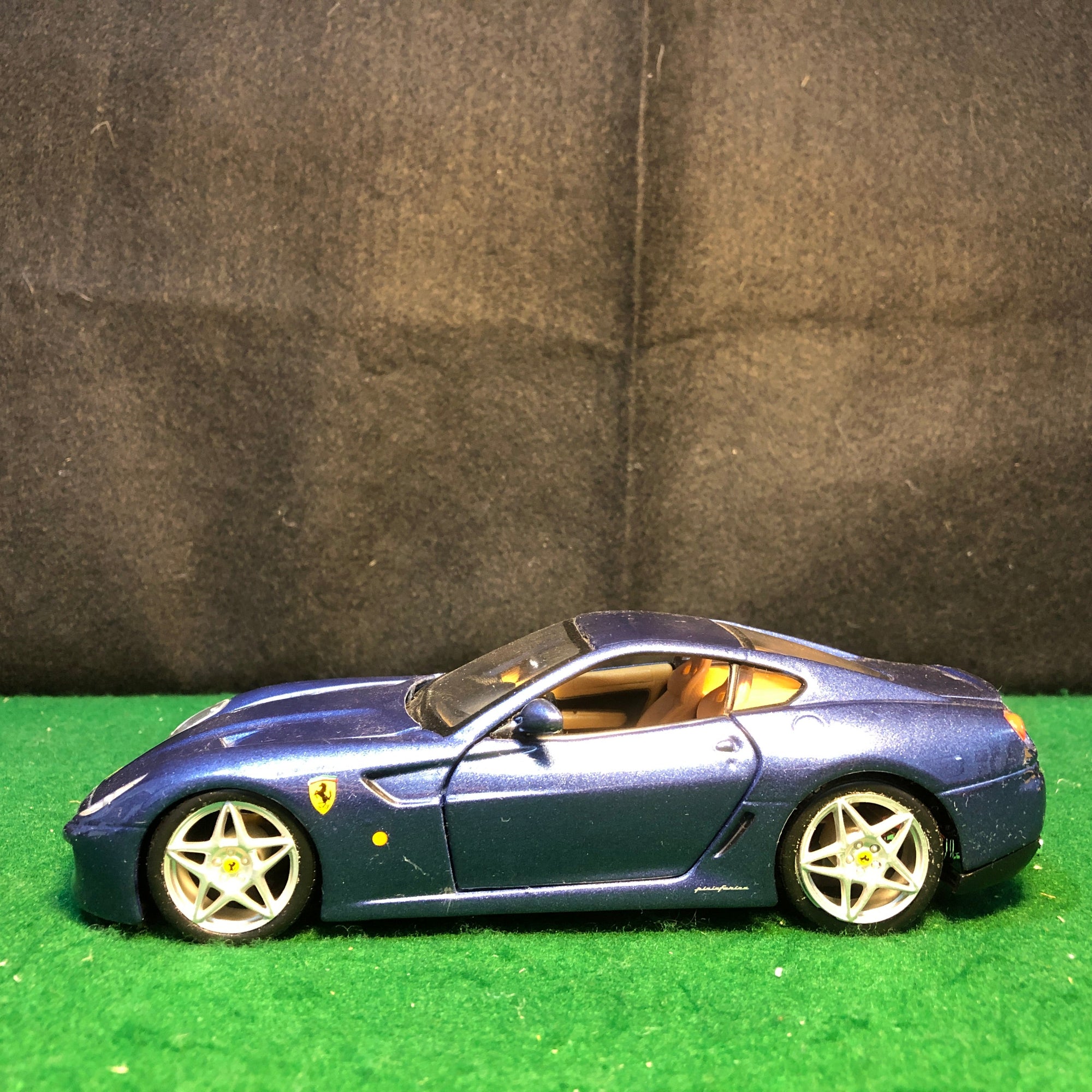 Ferrari 599 GTB Metallic Blue by Maisto 1:24 (39259)(No box)