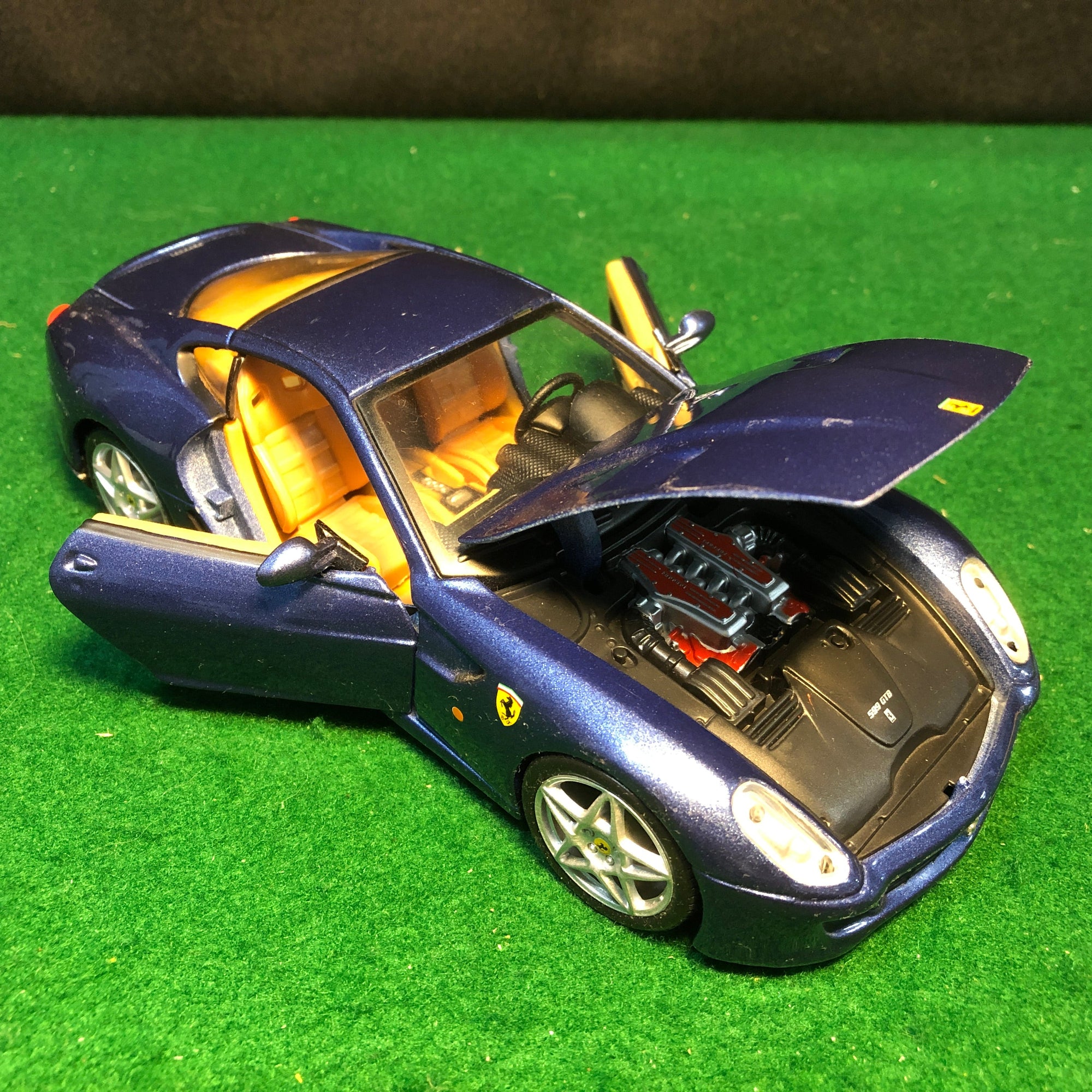 Ferrari 599 GTB Metallic Blue by Maisto 1:24 (39259)(No box)