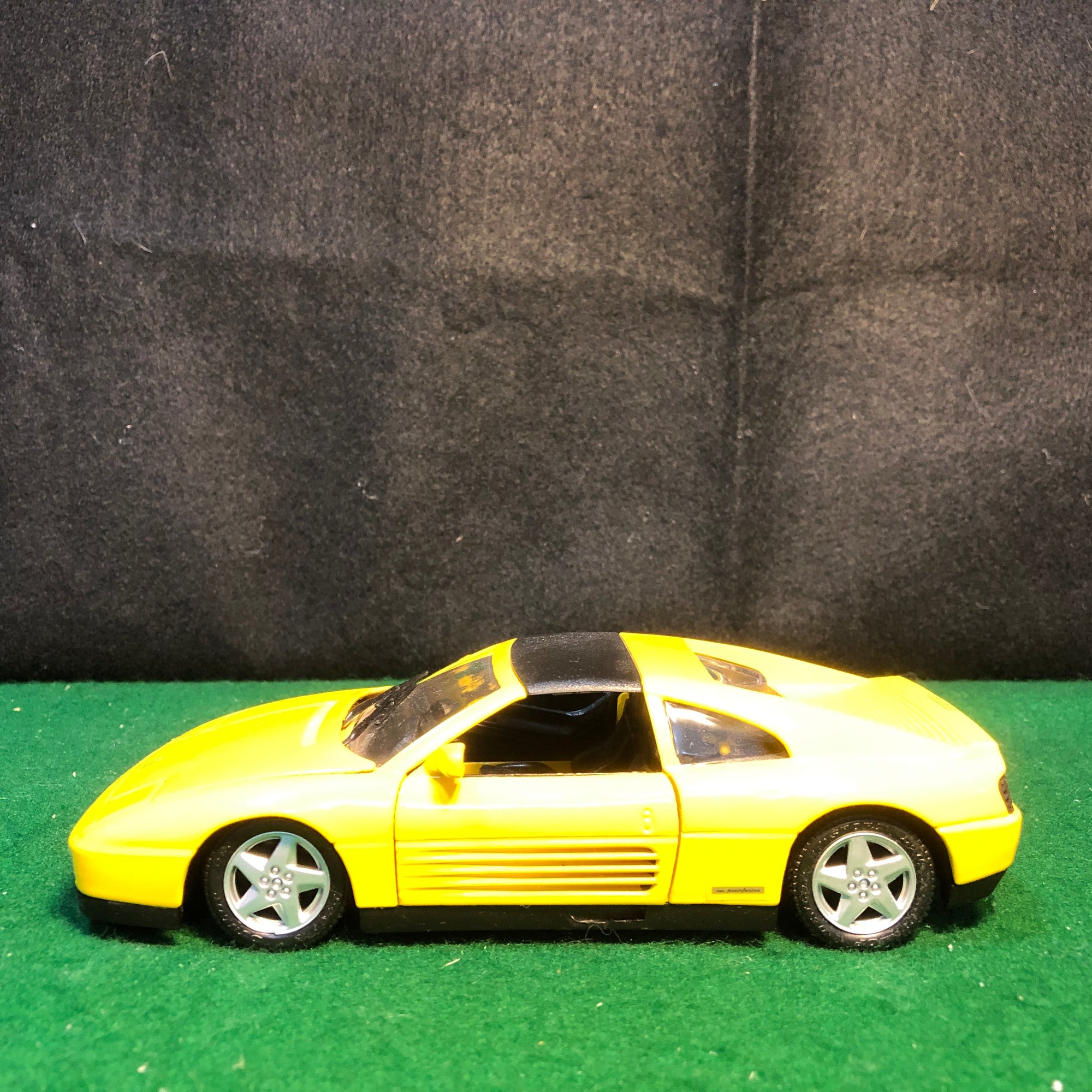 Ferrari 348 ts Yellow by Maisto 1:24 (901)(No box)