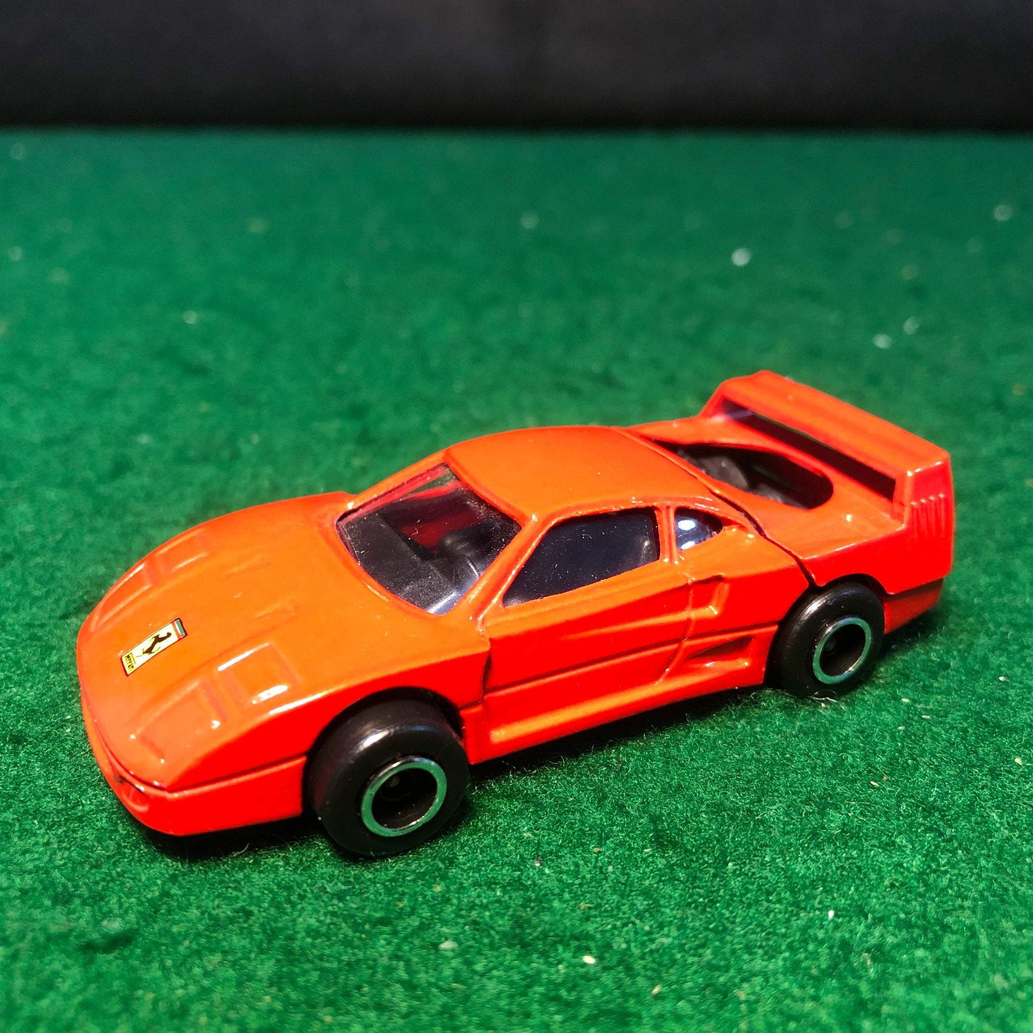 Ferrari F40 Red by Majorette 1:58 (280)(No box)(Dmg)
