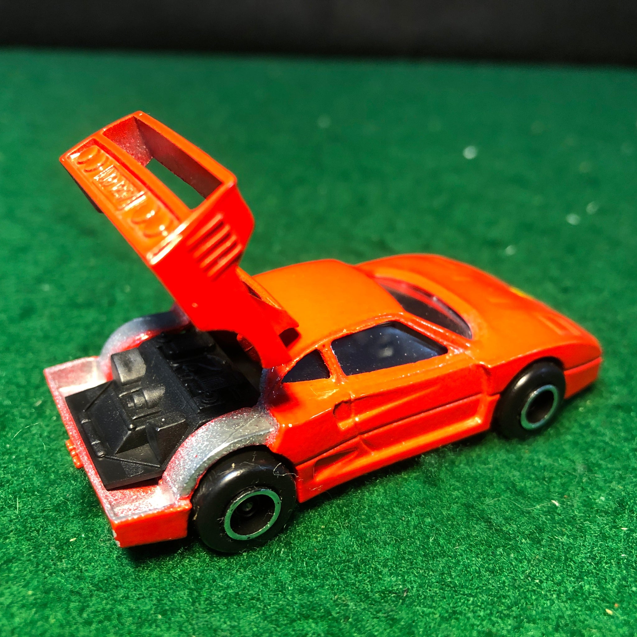 Ferrari F40 Red by Majorette 1:58 (280)(No box)(Dmg)