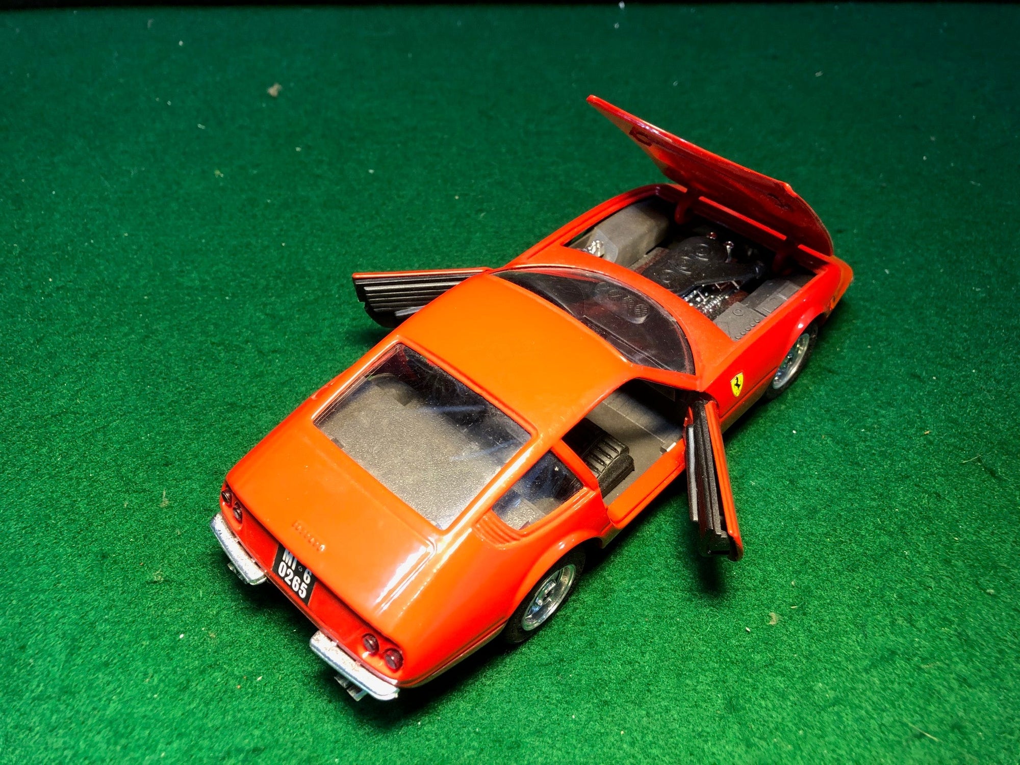 Ferrari 365 GTB/4 Daytona Red by Majorette 1:24 (4103)(No box)