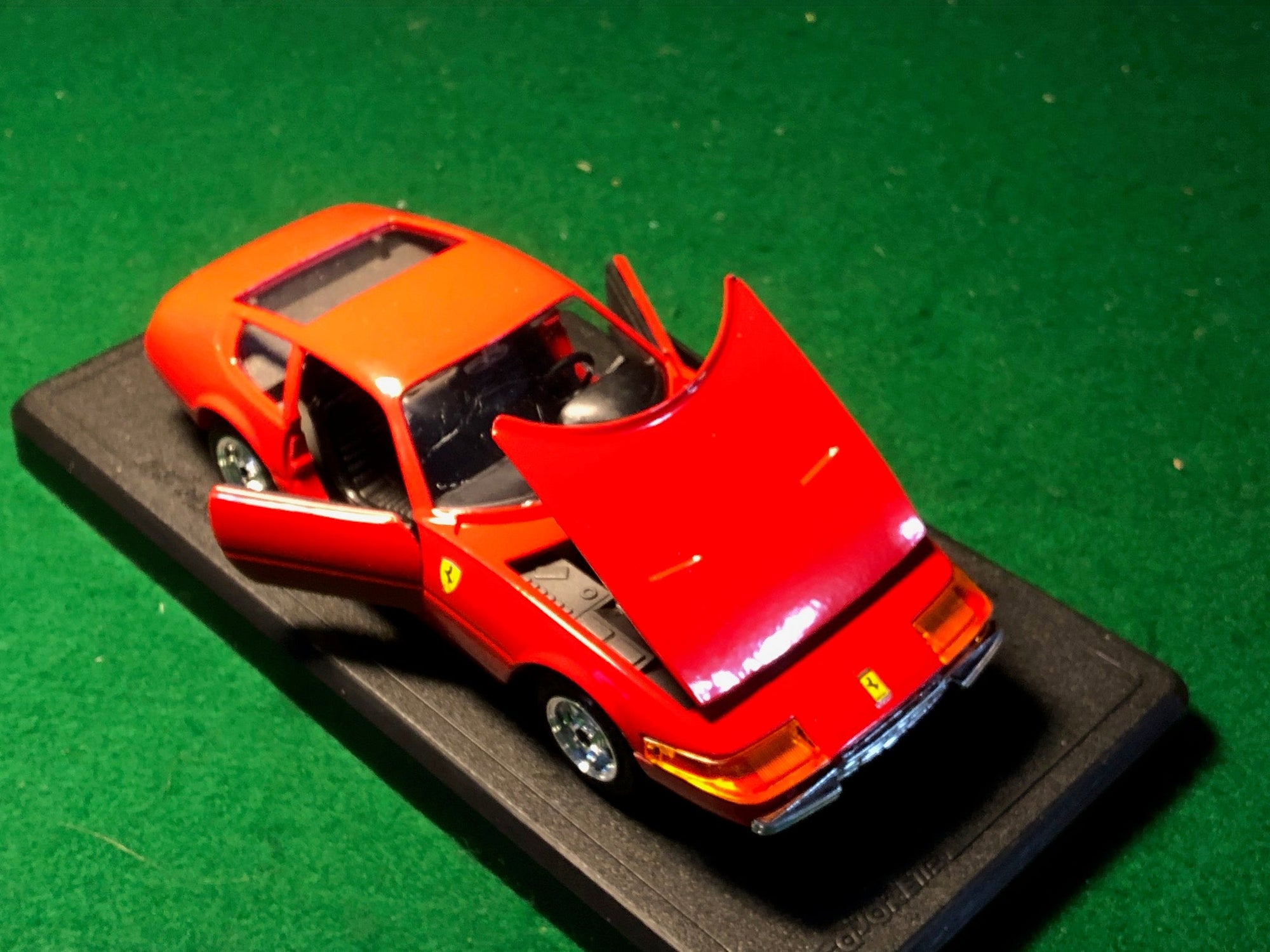 Ferrari 365 GTB/4 Daytona Red by Majorette 1:24 (4103)