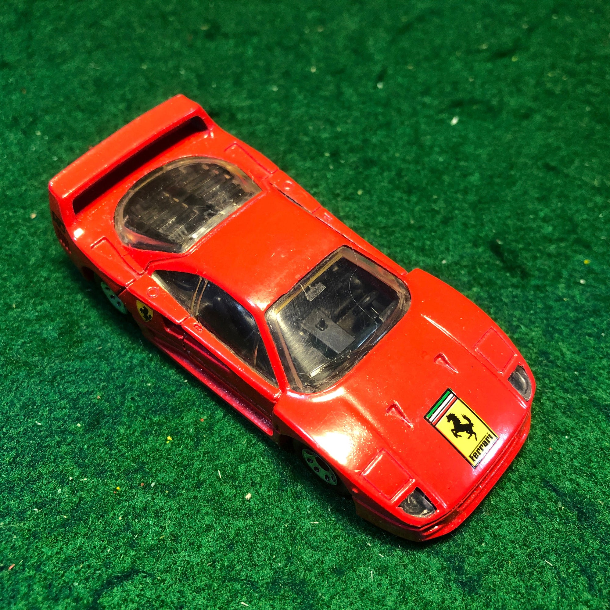 Ferrari F40 Red by Matchbox 1:59 (MB24)