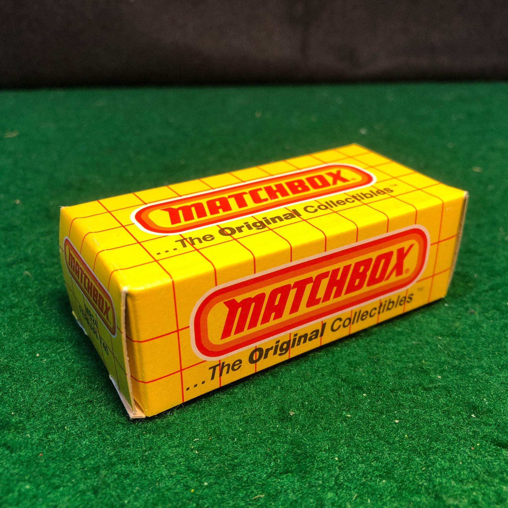 Ferrari F40 Red by Matchbox 1:59 (MB24)