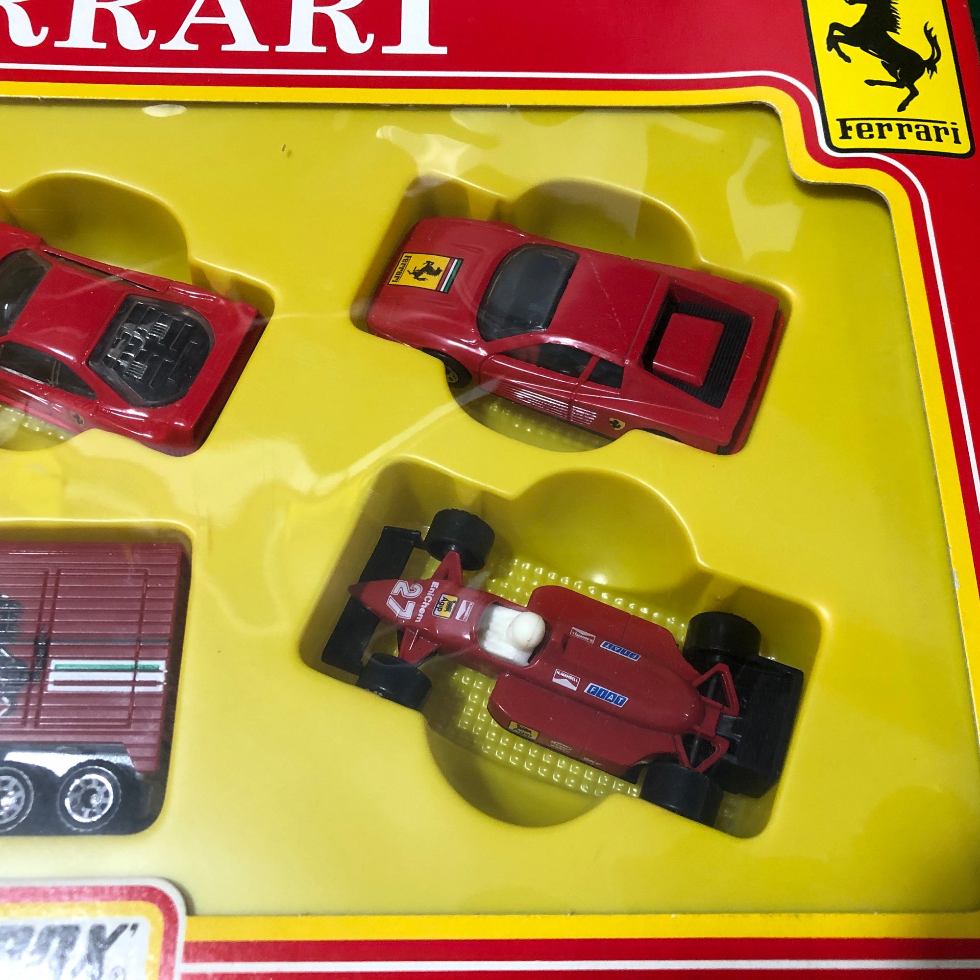 Ferrari 308 GTB F40 Testarossa F1 Car + Transporter Gift Set by Matchbox 1:64 (MC-18)
