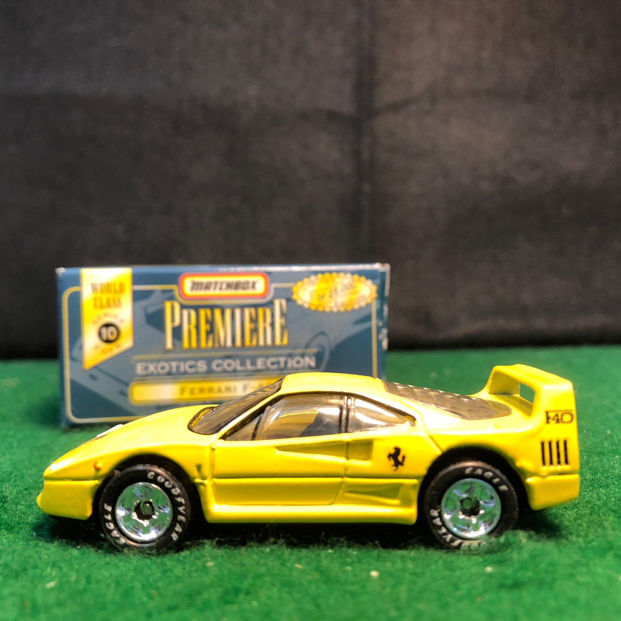 Ferrari F40 Yellow by Matchbox 1:59 (WC102)