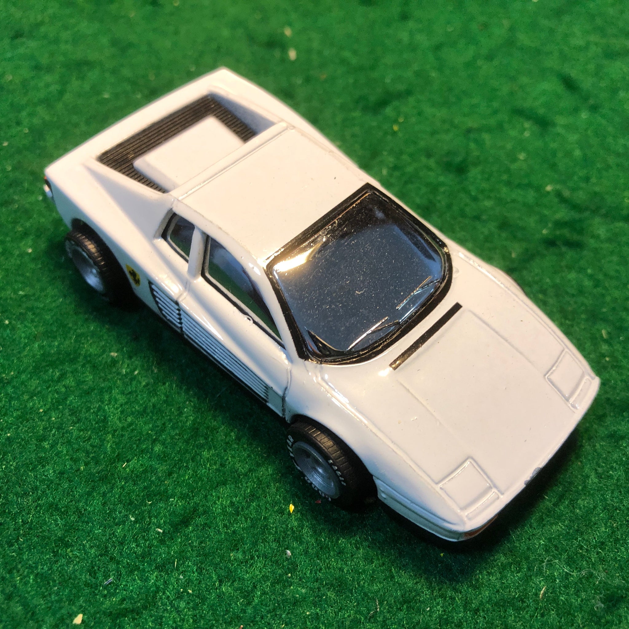 Ferrari Testarossa White by Matchbox 1:55 (WC24)