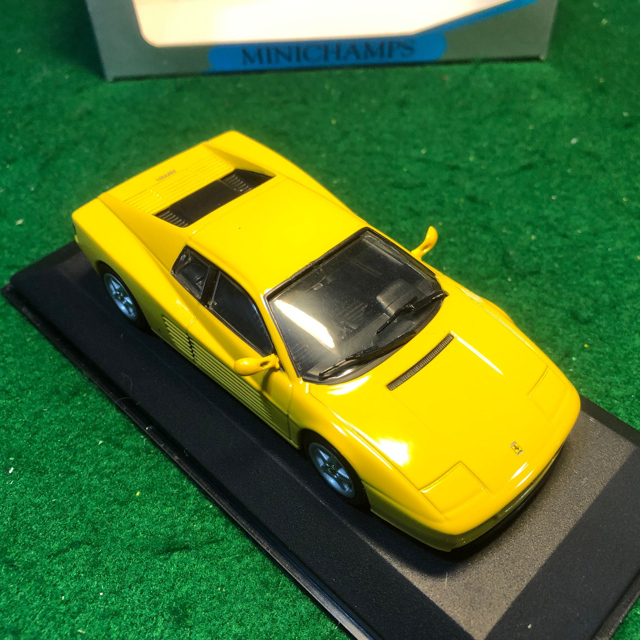 Ferrari 512 TR Yellow by Minichamps 1:43 (072501)