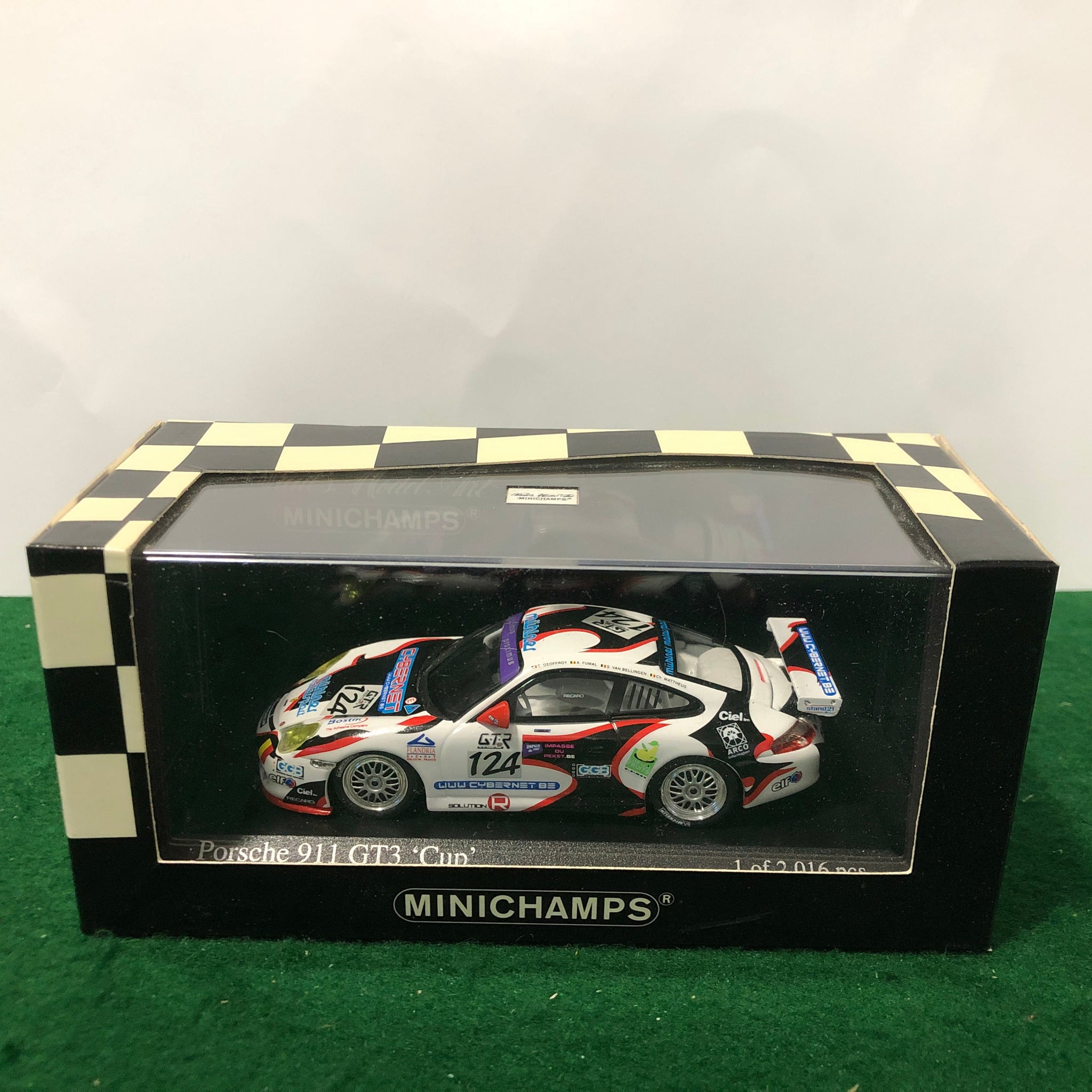 Porsche 911 GT3 Cup Spa 24h 2005 N 124 by Minichamps 1:43 (400056224)