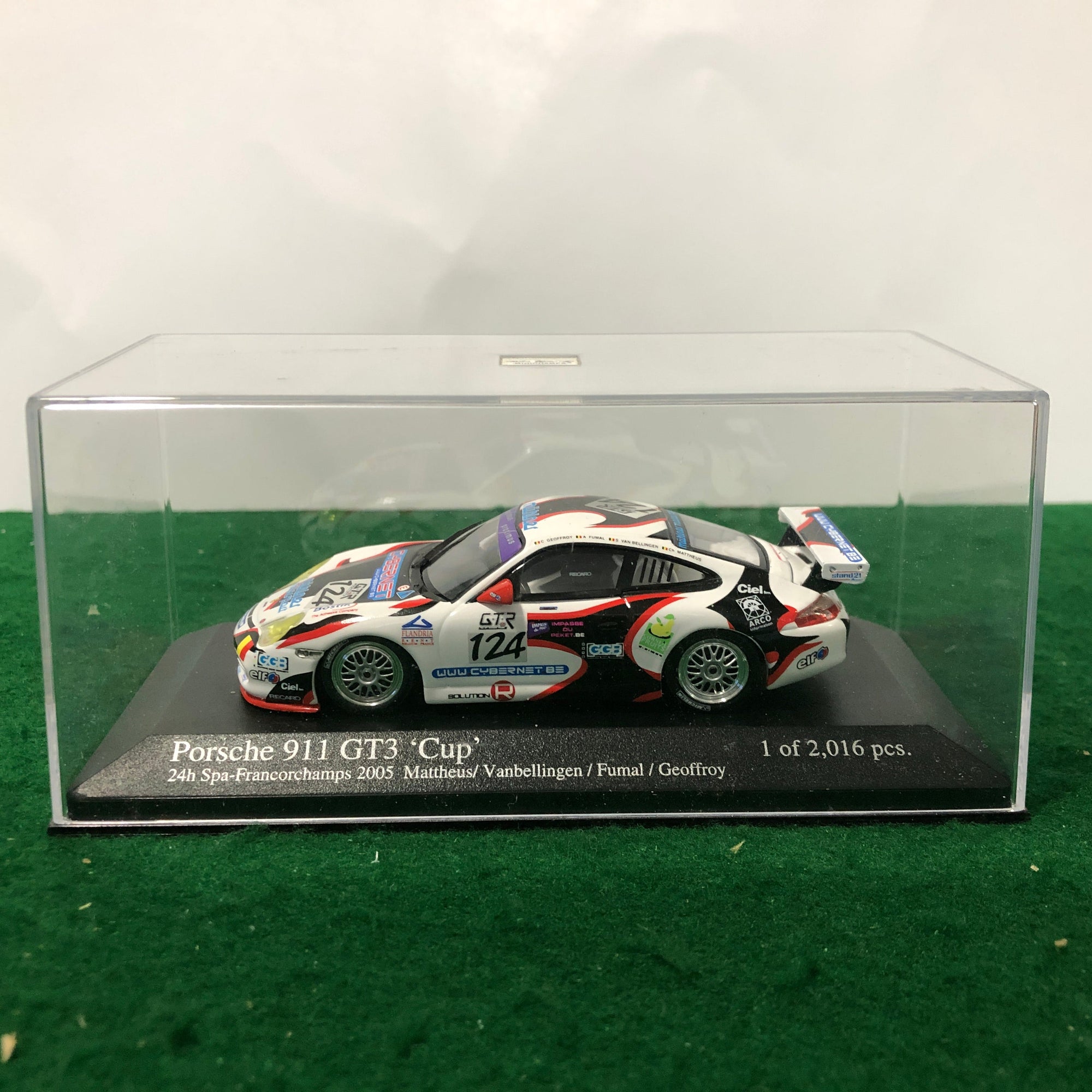 Porsche 911 GT3 Cup Spa 24h 2005 N 124 by Minichamps 1:43 (400056224)