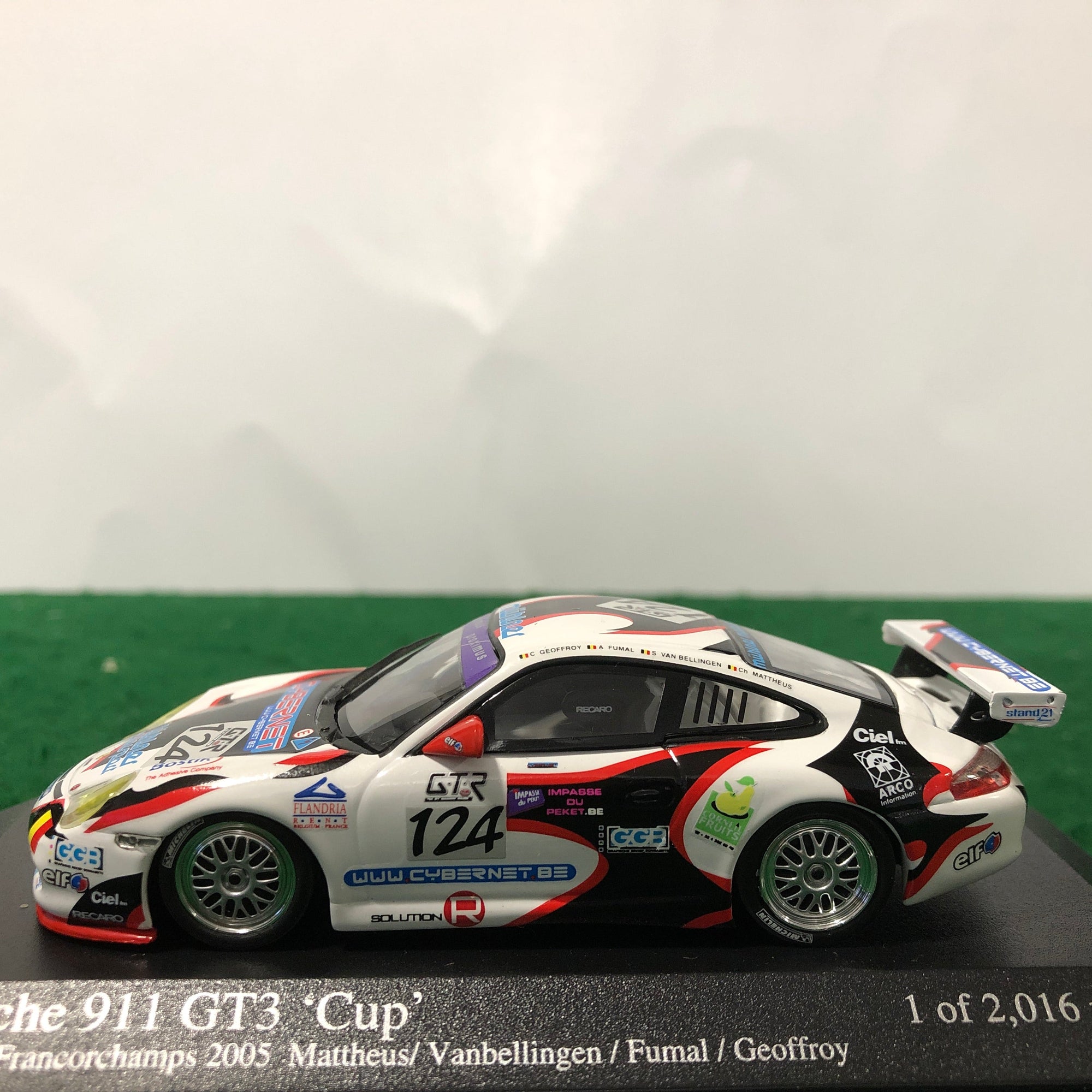 Porsche 911 GT3 Cup Spa 24h 2005 N 124 by Minichamps 1:43 (400056224)
