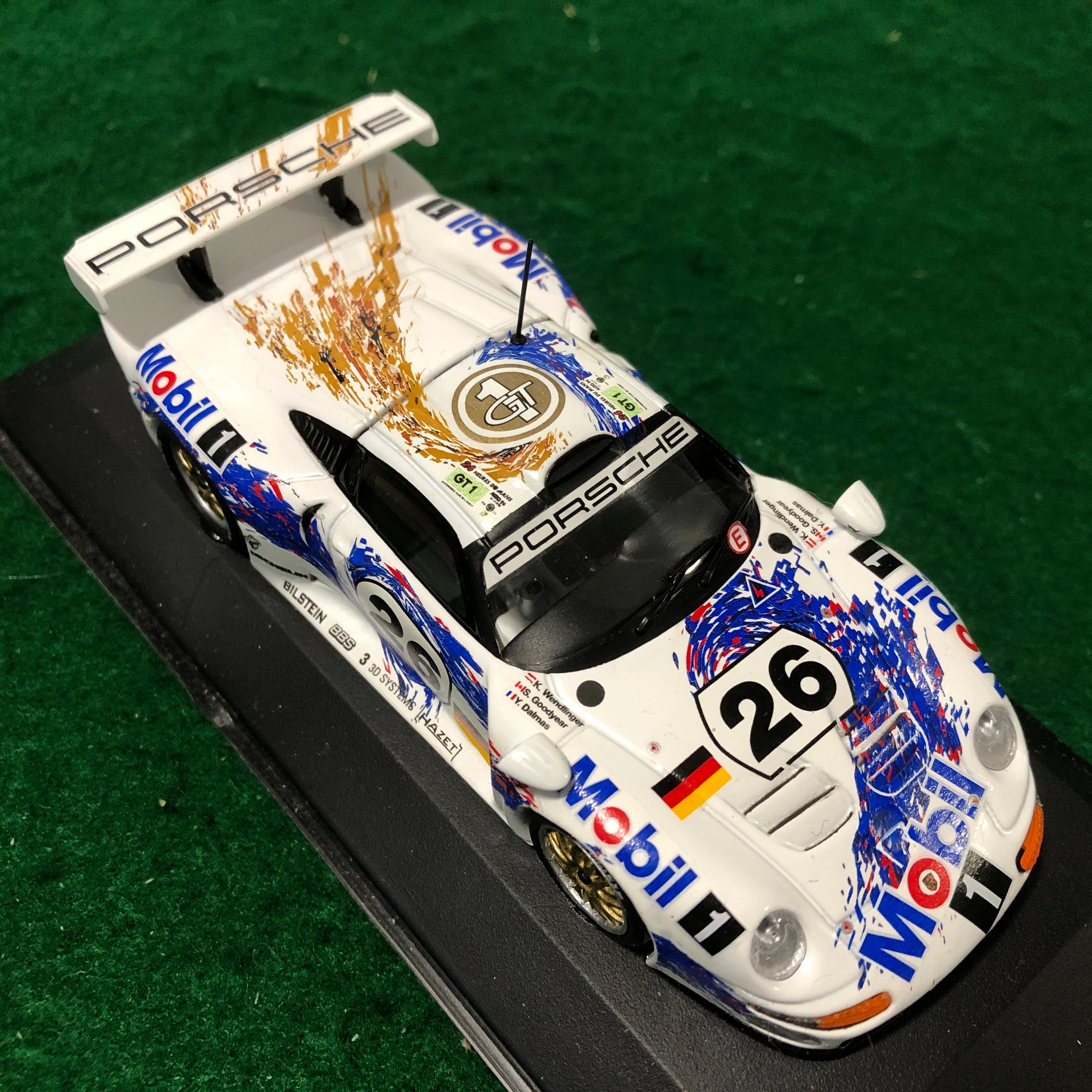 Porsche 911 GT 1 Le Mans 1996 N 26 by Minichamps 1:43 (430966626)