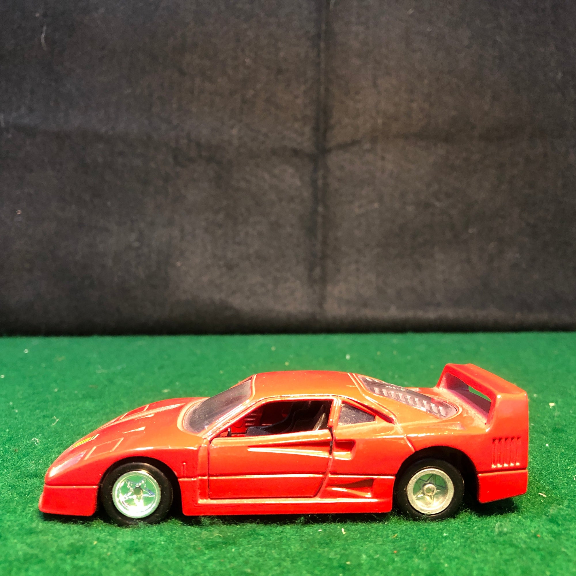 Ferrari F40 Red Motorized by MC Toy 1:39 (No box)