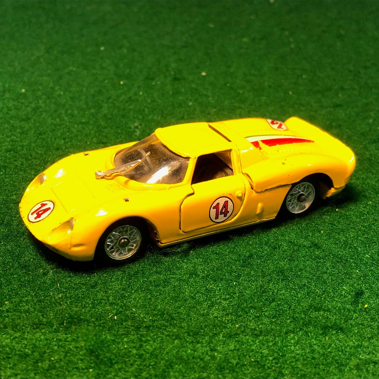 Ferrari 330 P2 N 14 Yellow by Mercury 1:43 (28)(No box)(Dmg1)