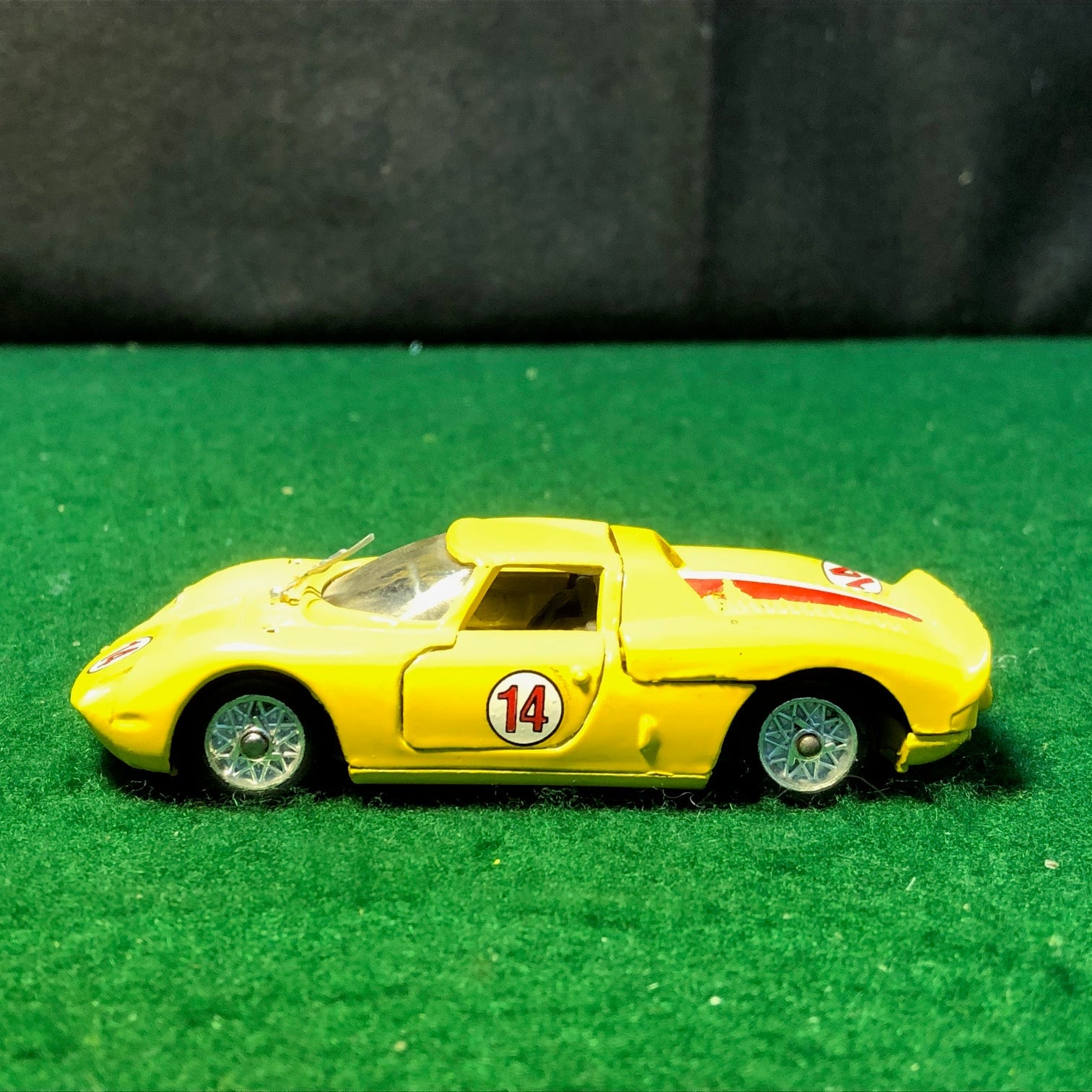 Ferrari 330 P2 N 14 Yellow by Mercury 1:43 (28)(No box)(Dmg1)