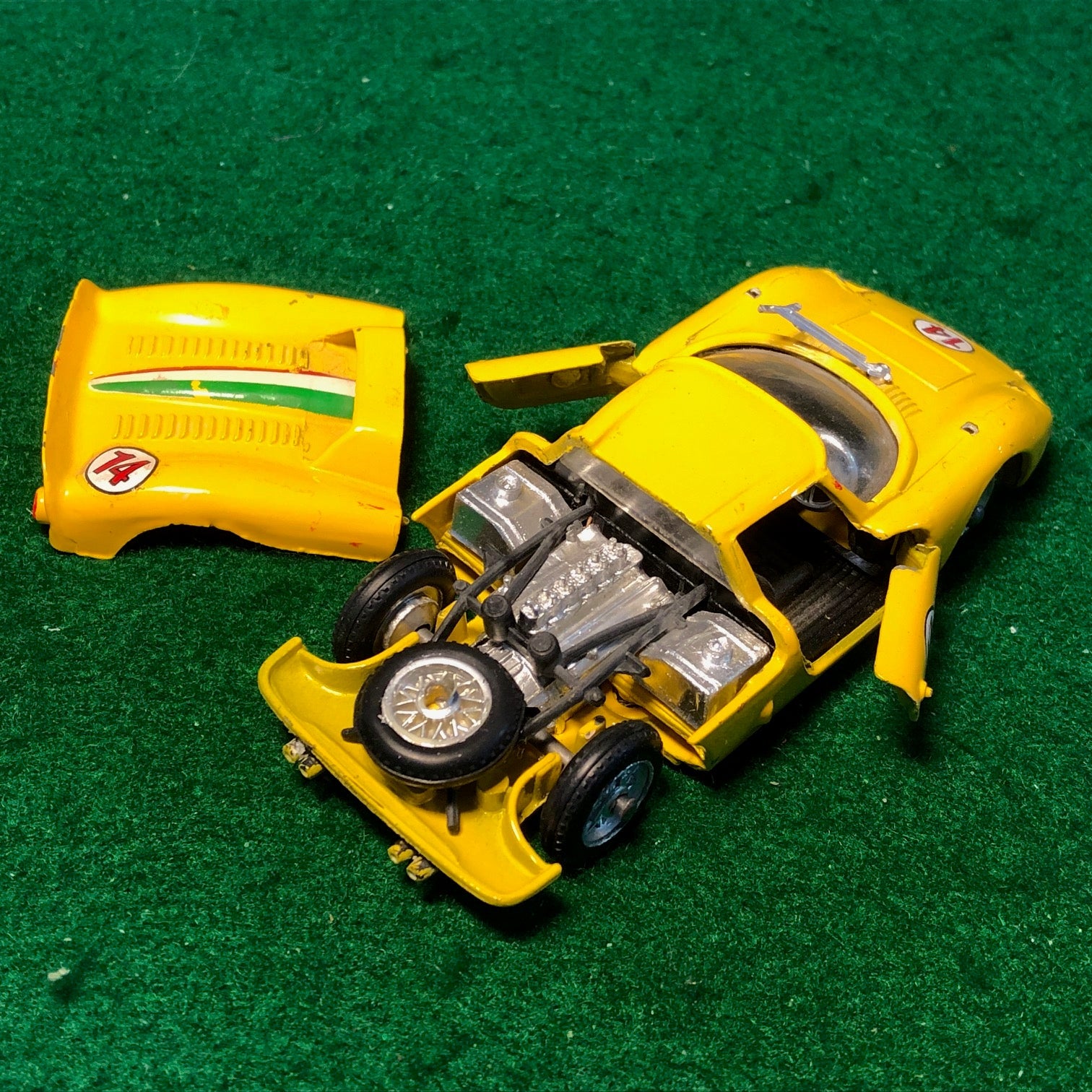 Ferrari 330 P2 N 14 Yellow by Mercury 1:43 (28)(No box)(Dmg1)