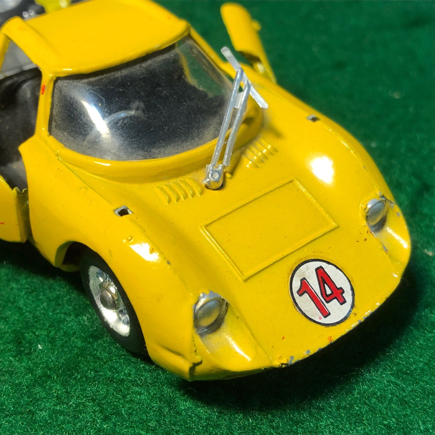 Ferrari 330 P2 N 14 Yellow by Mercury 1:43 (28)(No box)(Dmg1)
