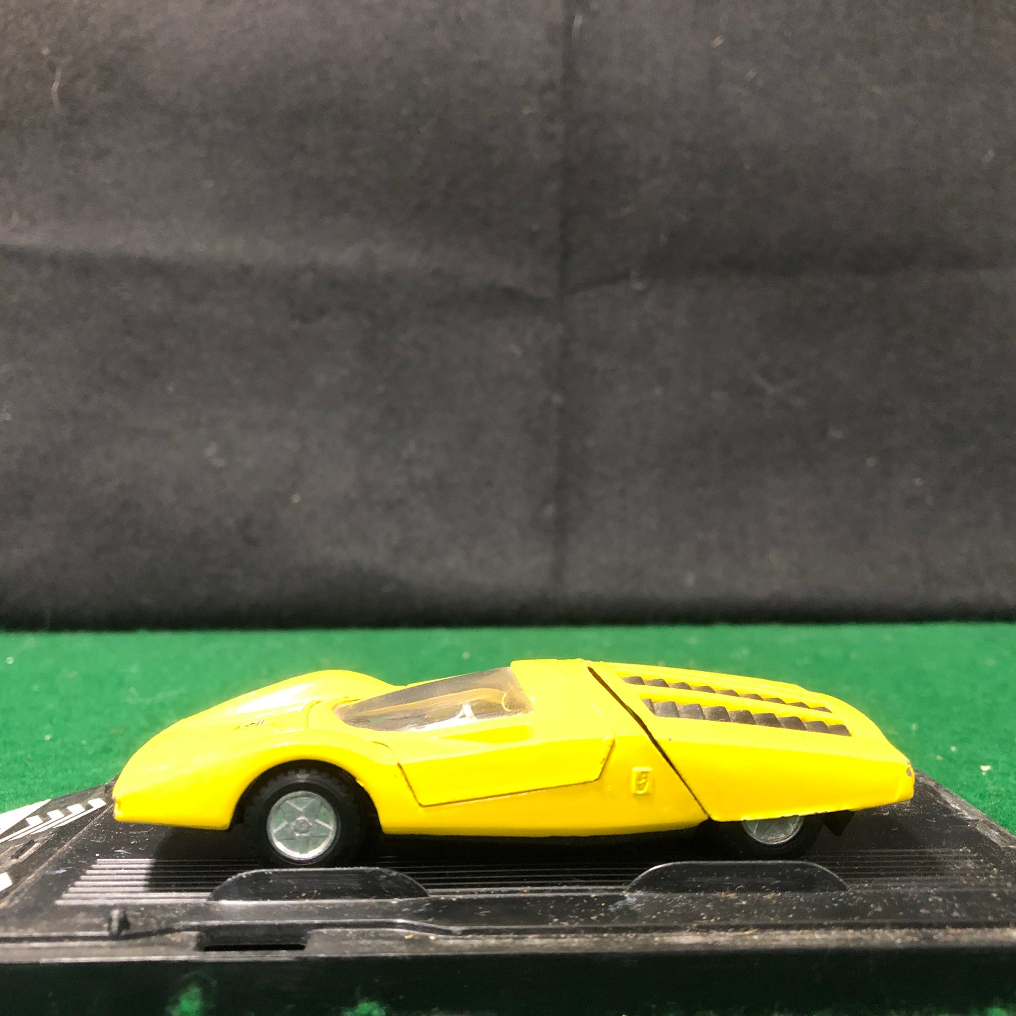 Ferrari 512 S Pininfarina Yellow by Mercury 1:43 (66)(Autobox)