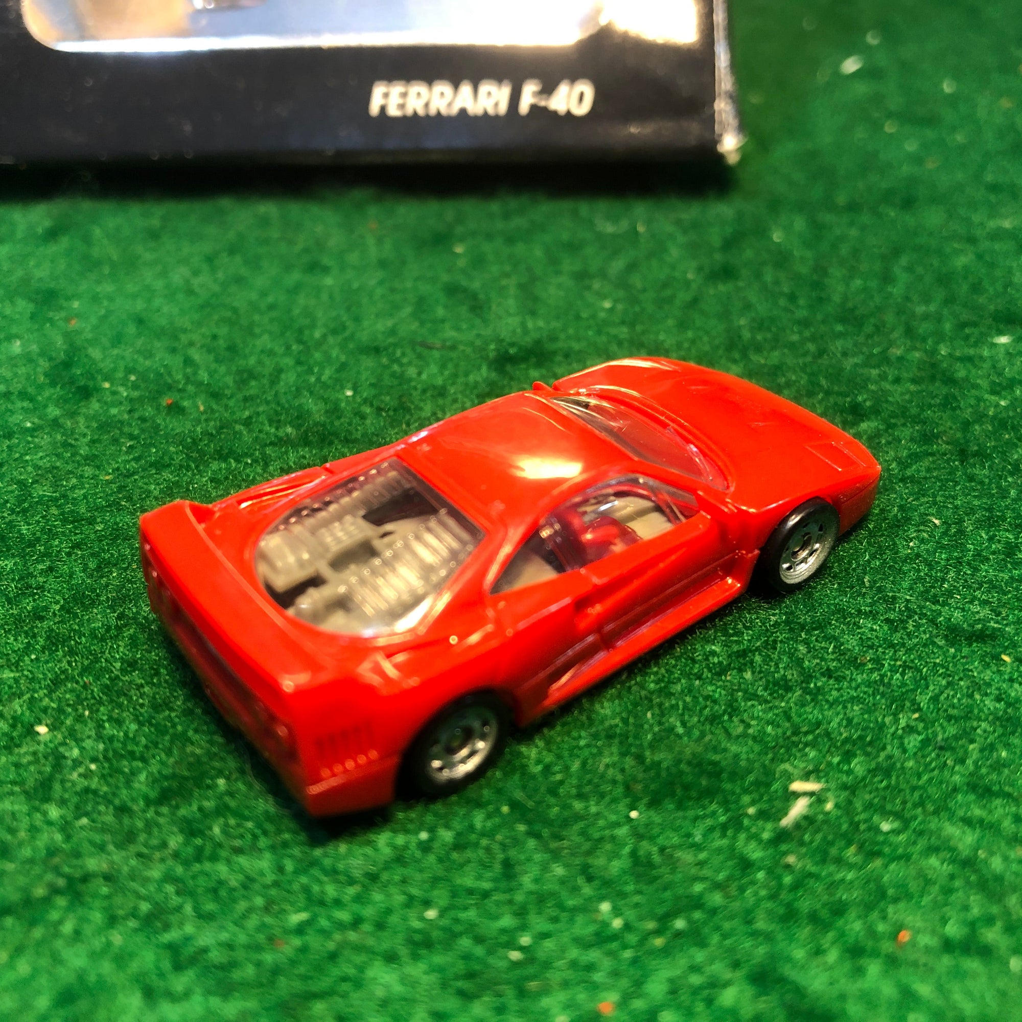 Ferrari F40 Red by Monogram 1:87 HO (2015)