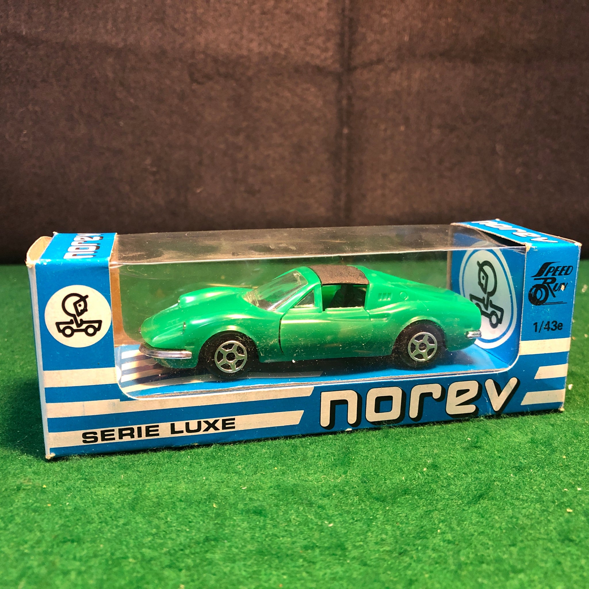 Ferrari 246 GTS Dino Green by Norev 1:43 (186)