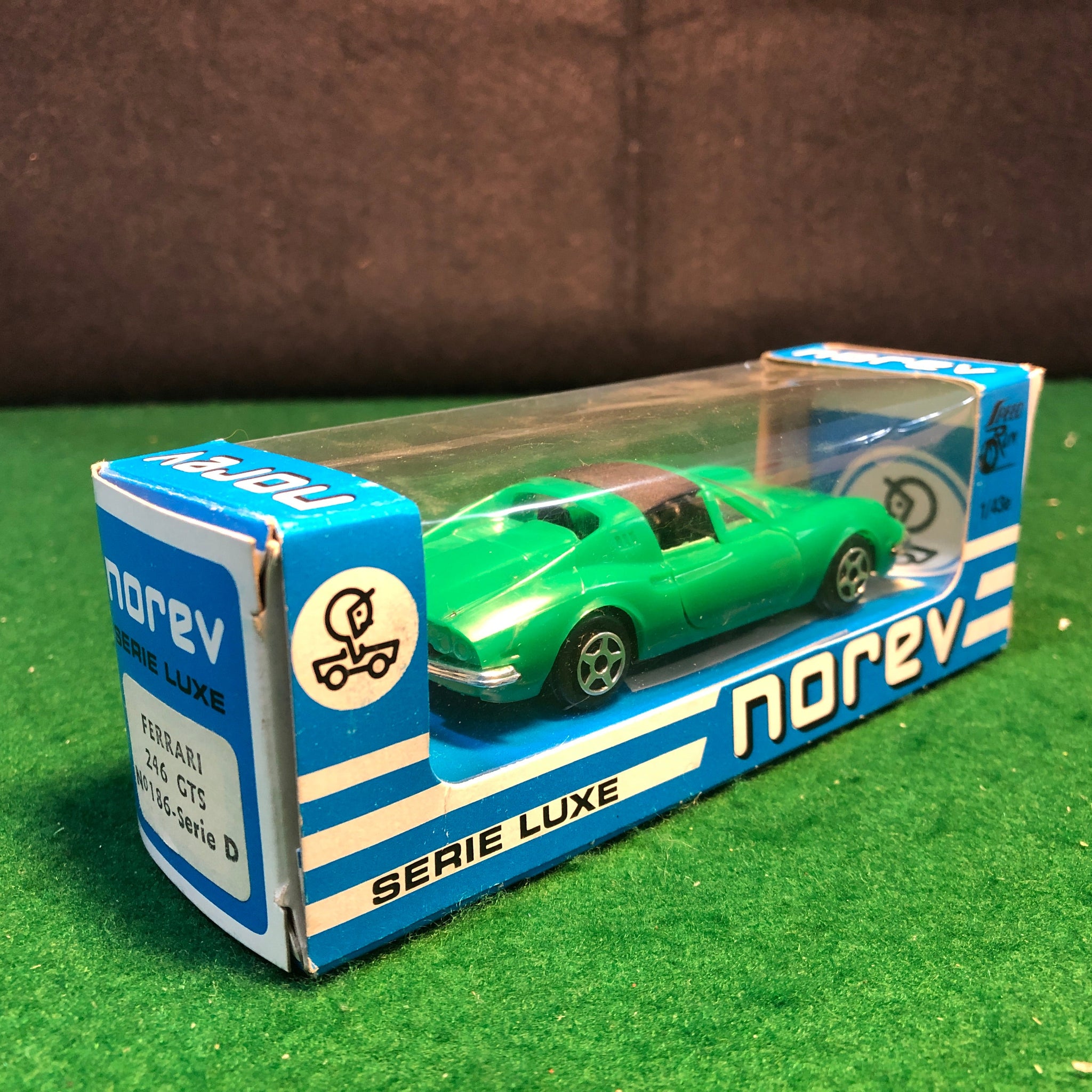 Ferrari 246 GTS Dino Green by Norev 1:43 (186)