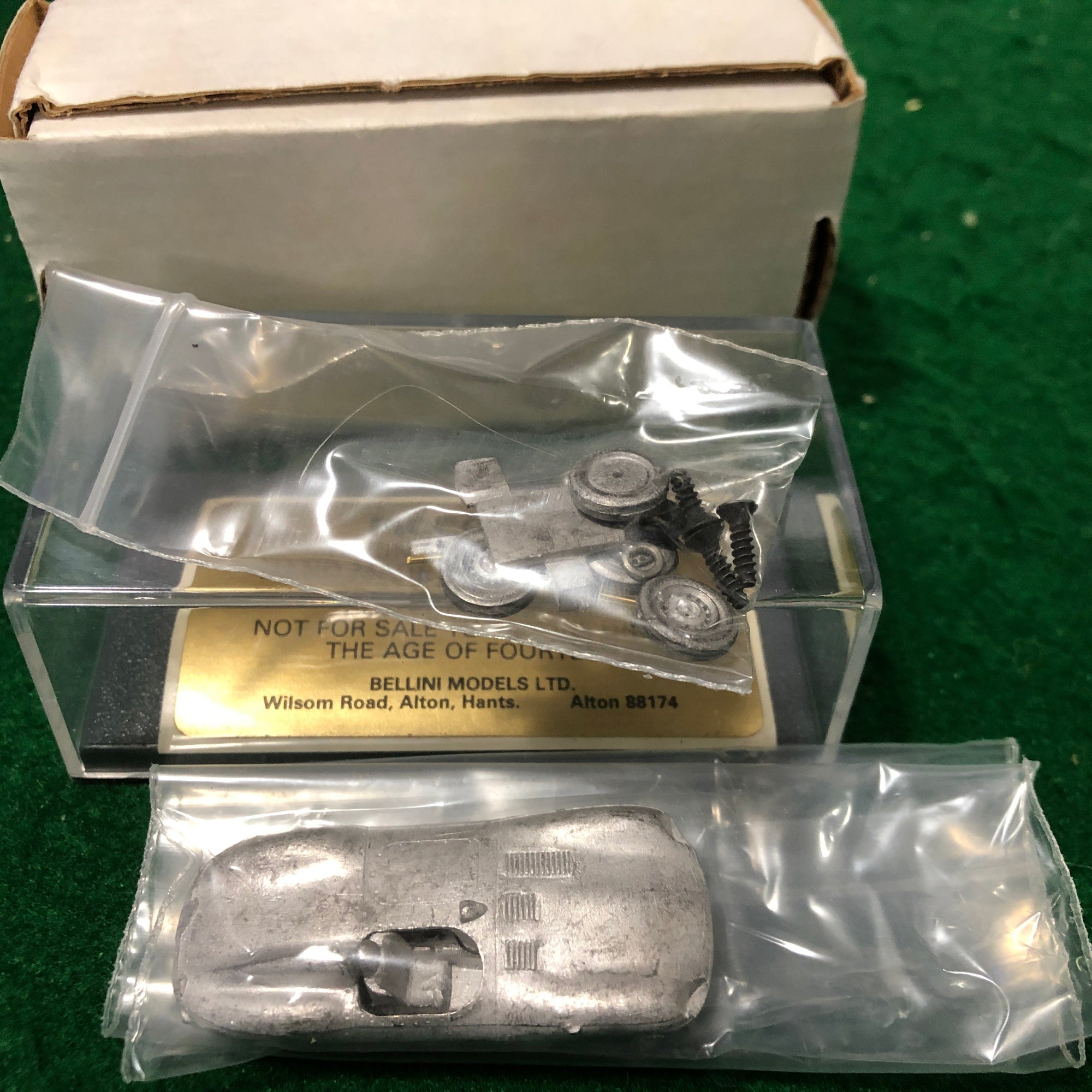 Jaguar D Type Short Nose N 4 1954 Kit by Bellini Piccolino 1:76 (HSC4/K)(w/Decals)