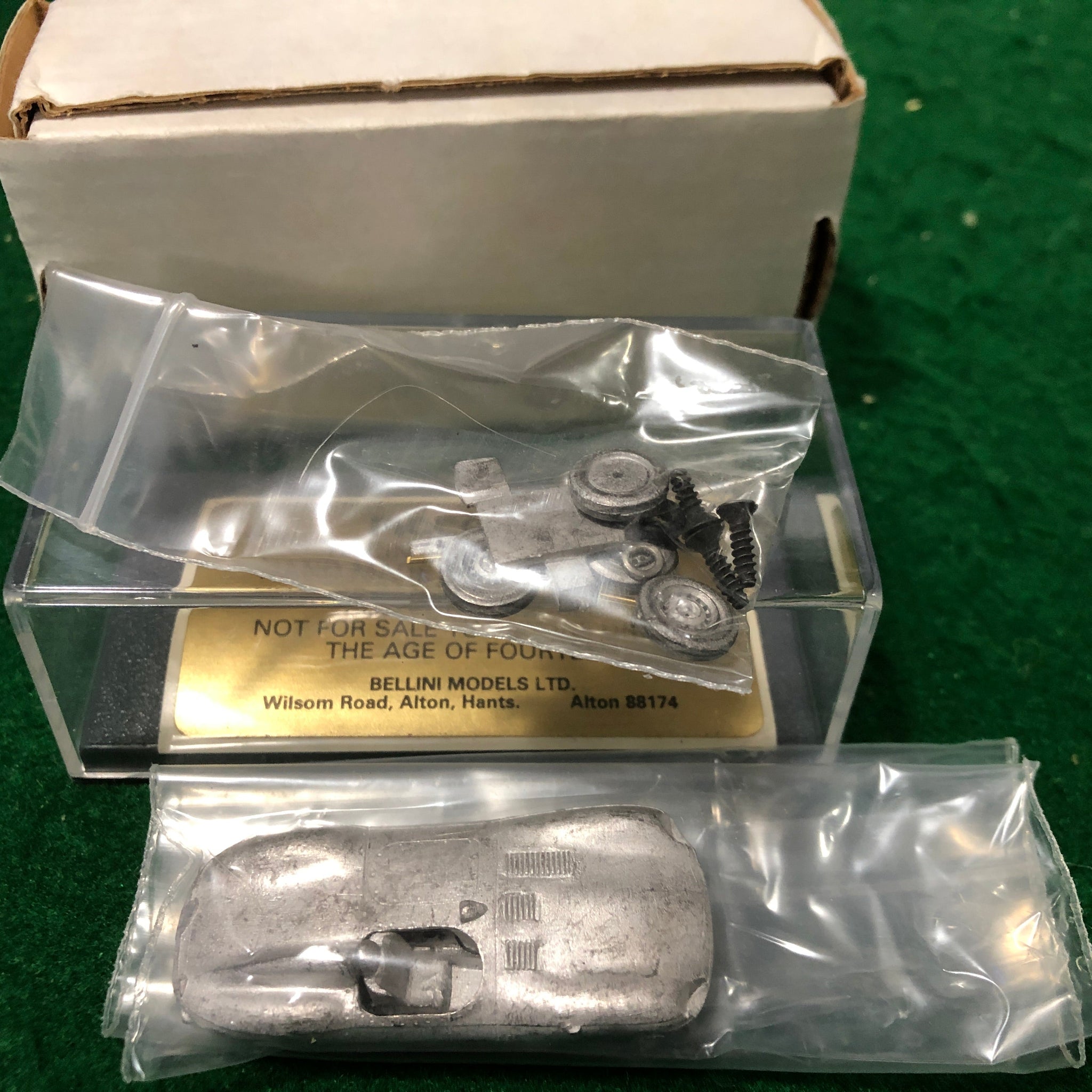 Jaguar D Type Short Nose N 4 1954 Kit by Bellini Piccolino 1:76 (HSC4/K)(w/Decals)