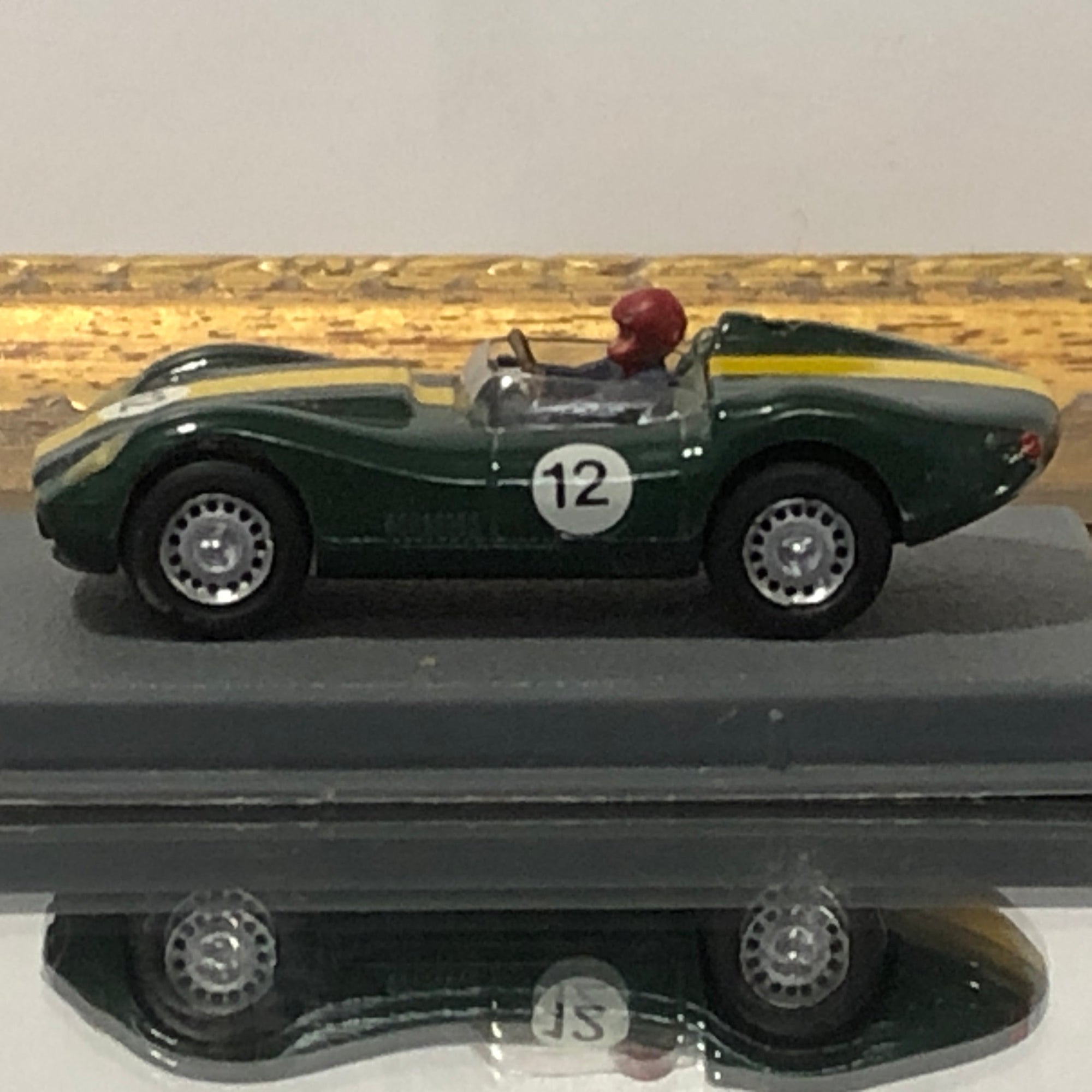 Lister Jaguar N 12 1959 w/Driver by Bellini Piccolino 1:76 (HSC12/F)(No box)