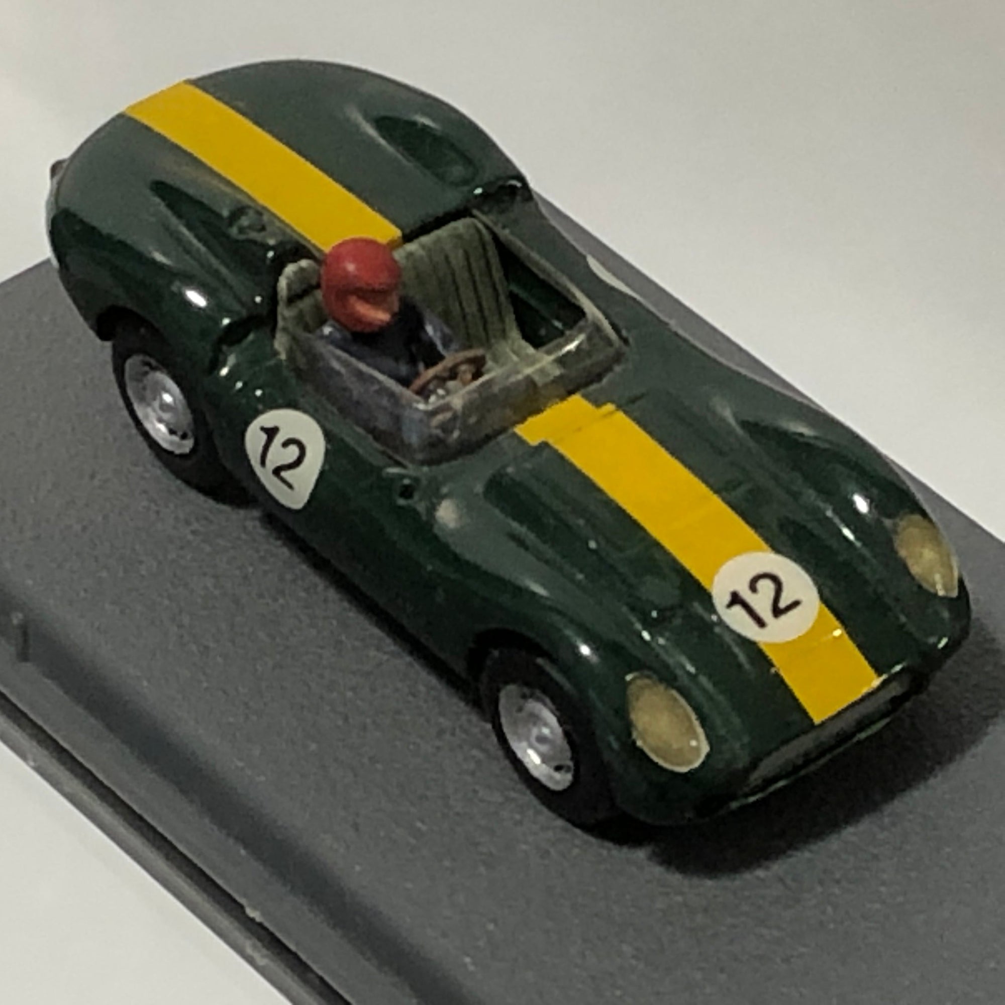 Lister Jaguar N 12 1959 w/Driver by Bellini Piccolino 1:76 (HSC12/F)(No box)