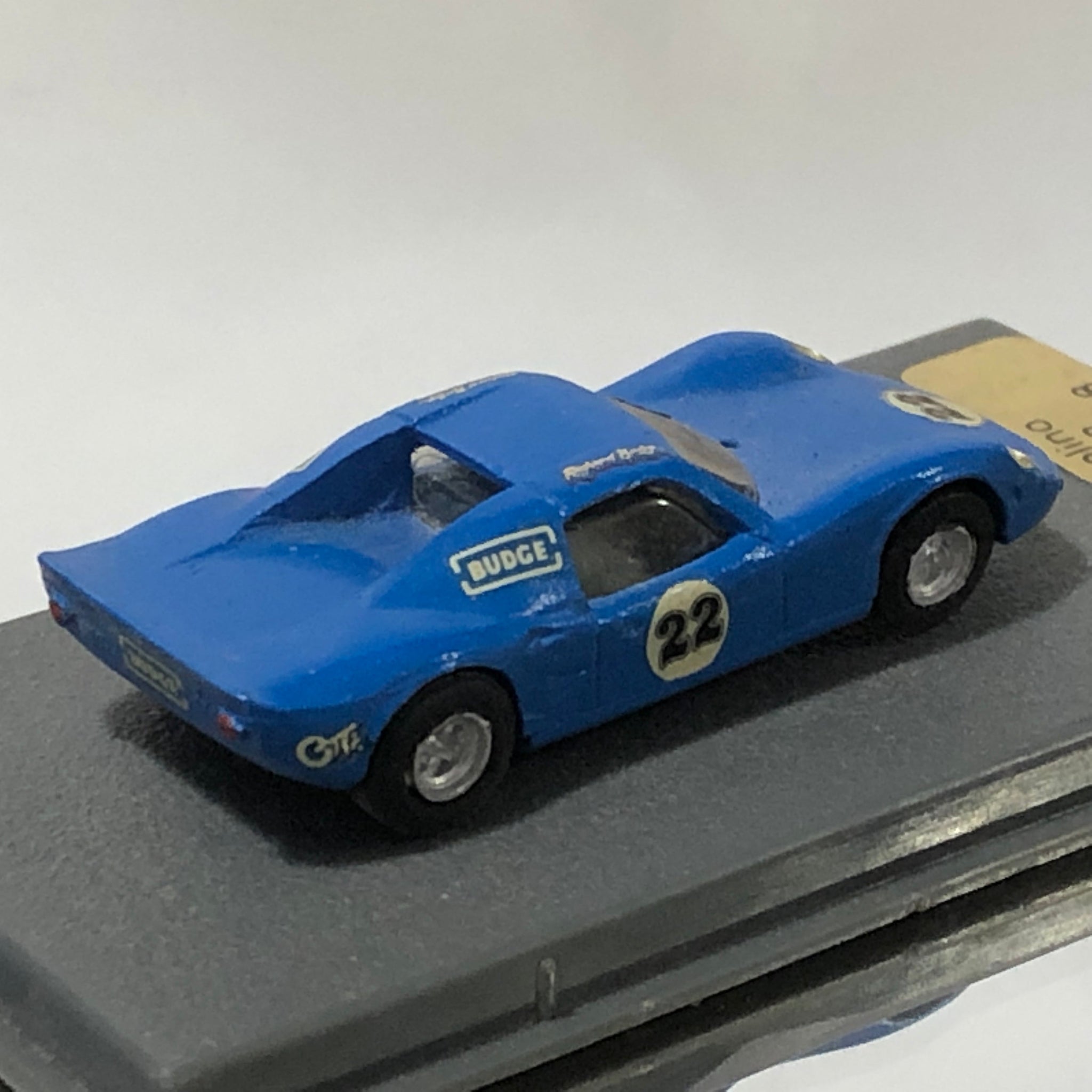 Chevron B8 N 22 1968 by Bellini Piccolino 1:76 (/F)(No box)