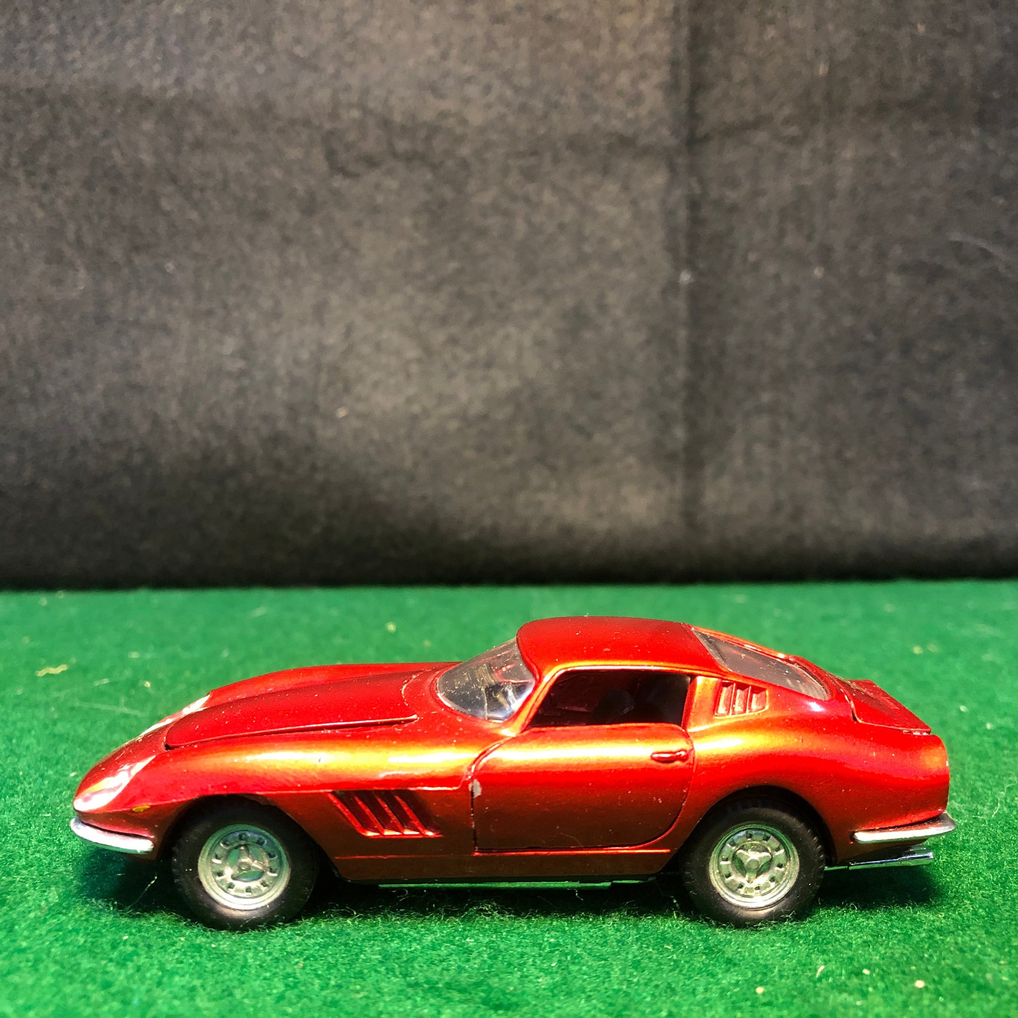Ferrari 275 GTB/4 Red by Politoys 1:43 (540)