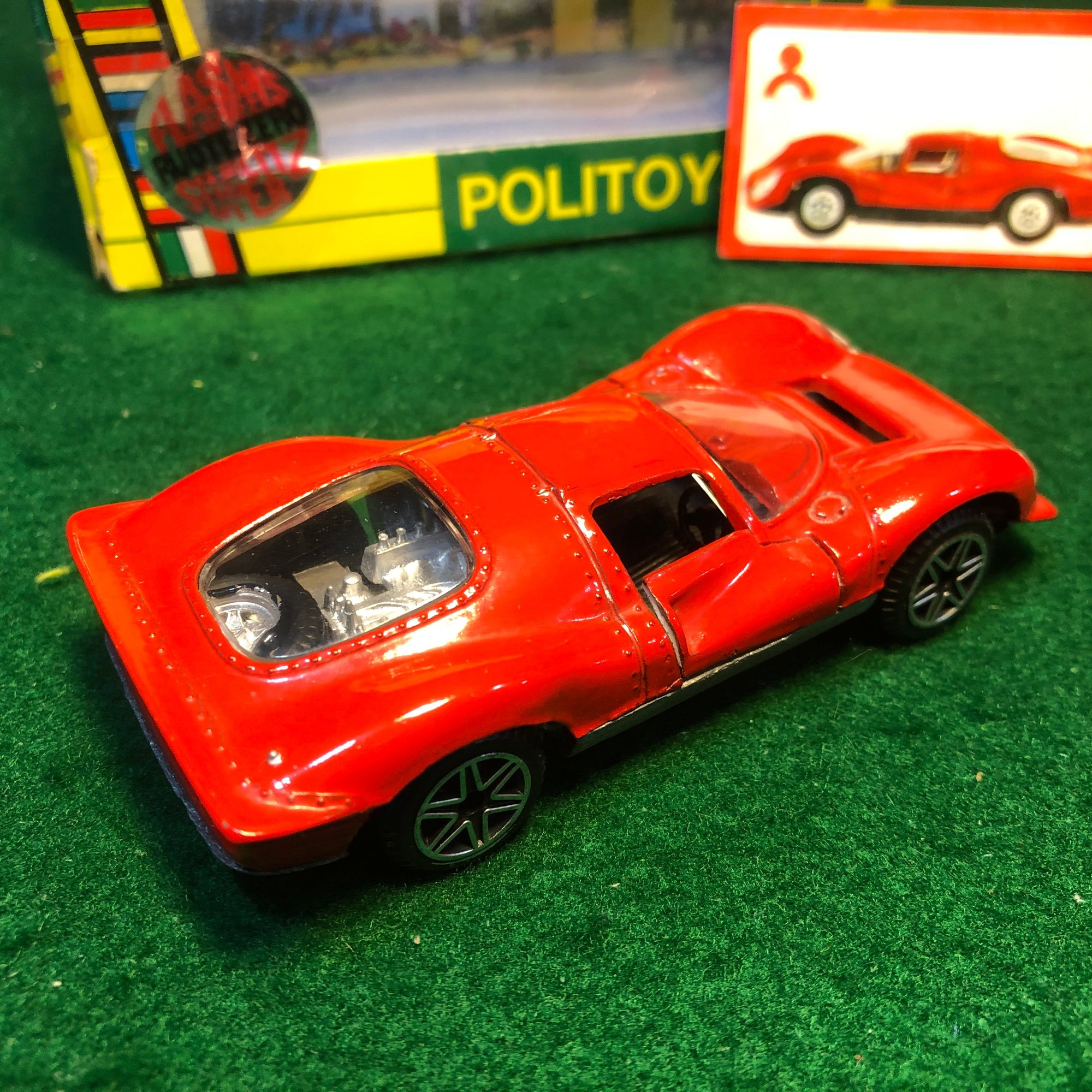 Ferrari 330 P4 Red by Politoys 1:43 (574)(Ruote Zero)