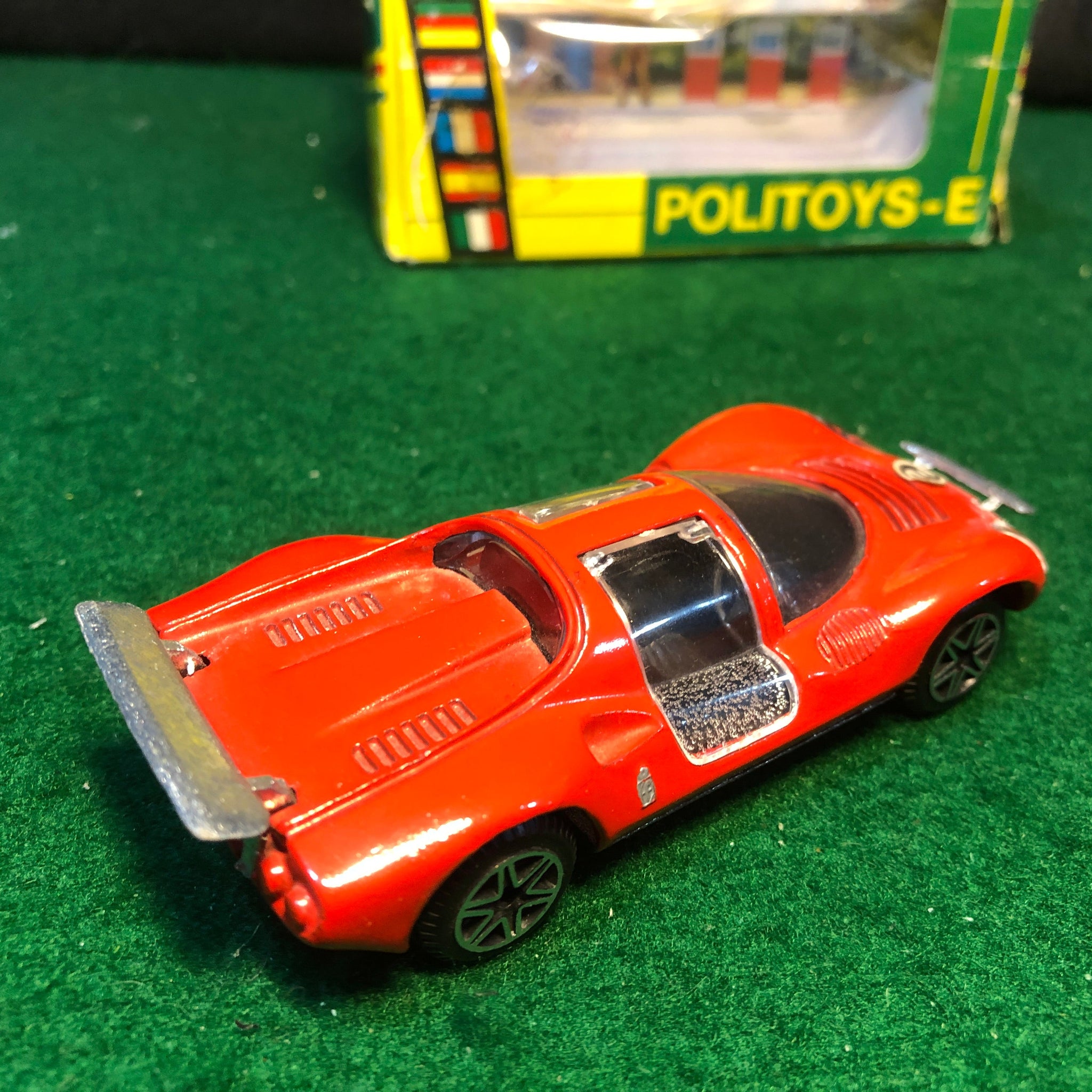 Ferrari Dino 206 Sport Red by Politoys 1:43 (589)(Ruote Zero)