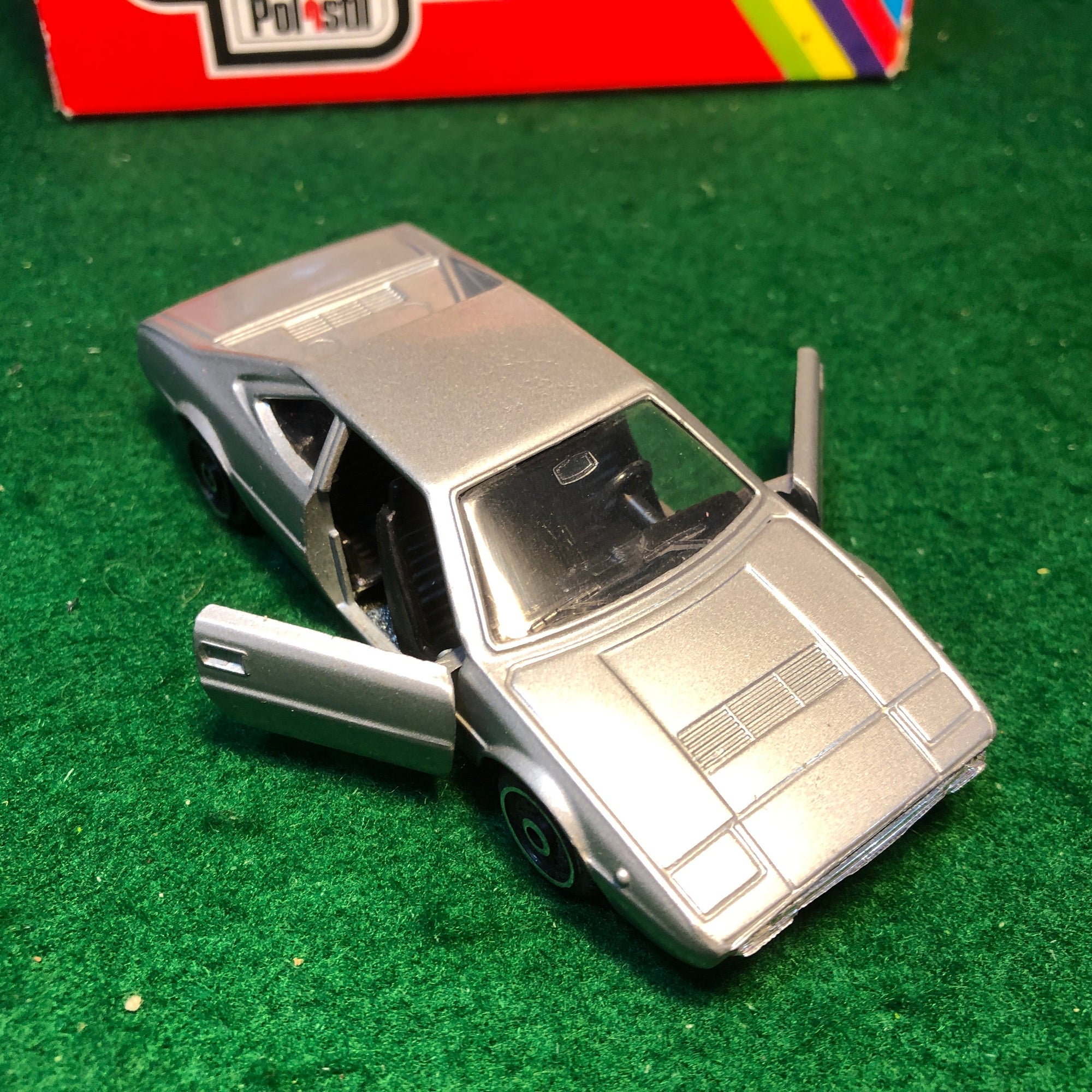 Ferrari 308 GT4 Dino 2+2 Silver by Polistil 1:43 (CE58)