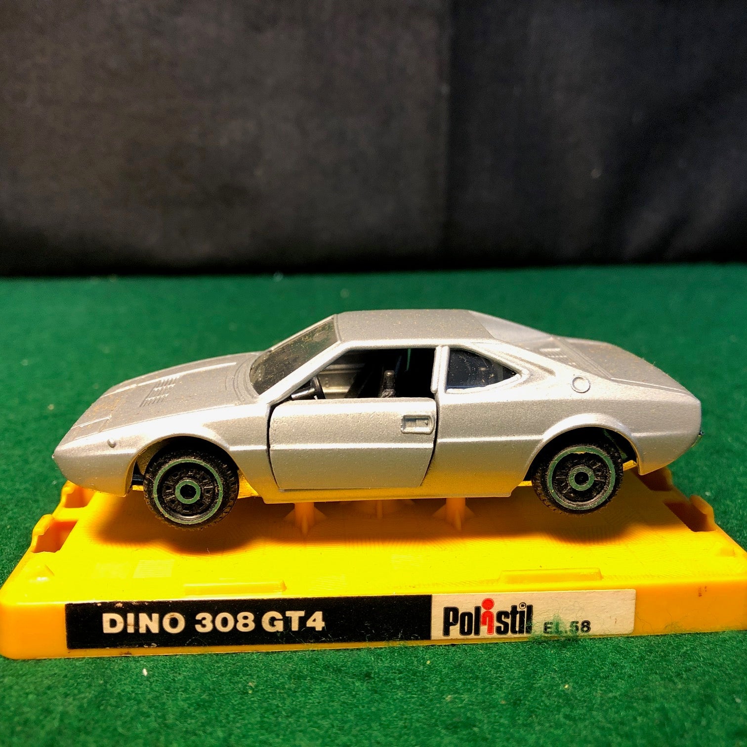 Ferrari 308 GT4 Dino 2+2 Silver by Polistil 1:43 (EL58)