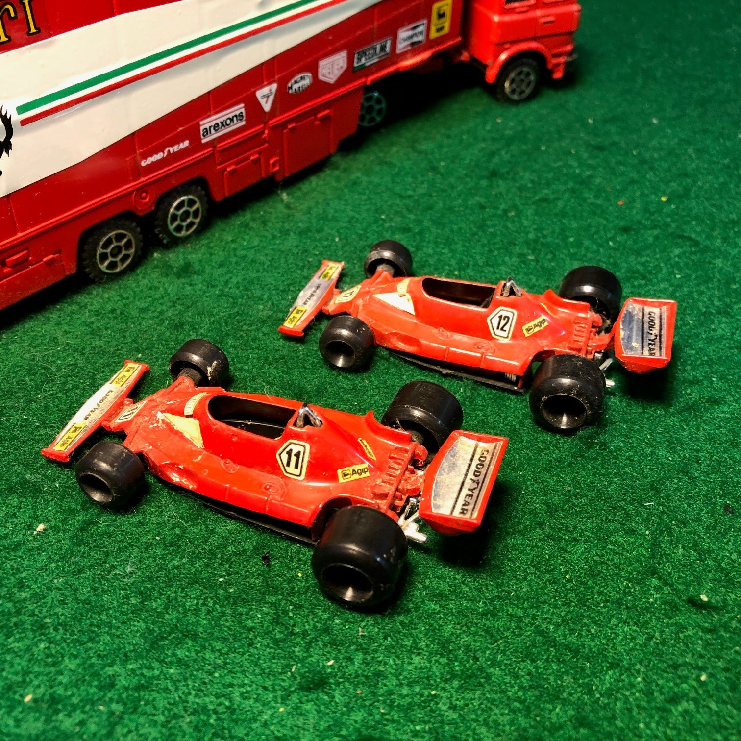 Ferrari Formula 1 Team Transporter & Cars 1:55 by Polistil (RJ101)(No box)