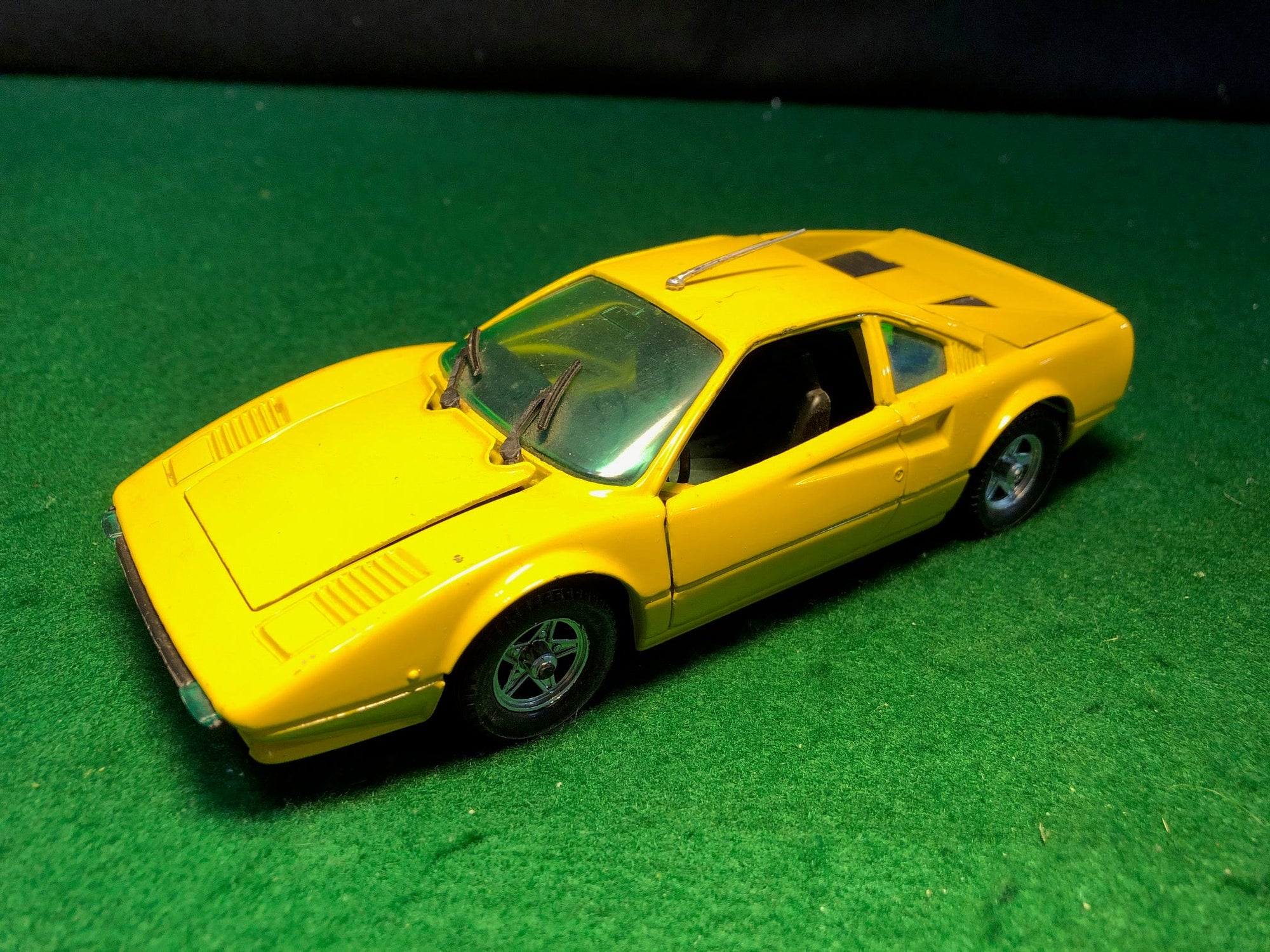 Ferrari 308 GTB Yellow by Polistil 1:25 (S661)(No box)